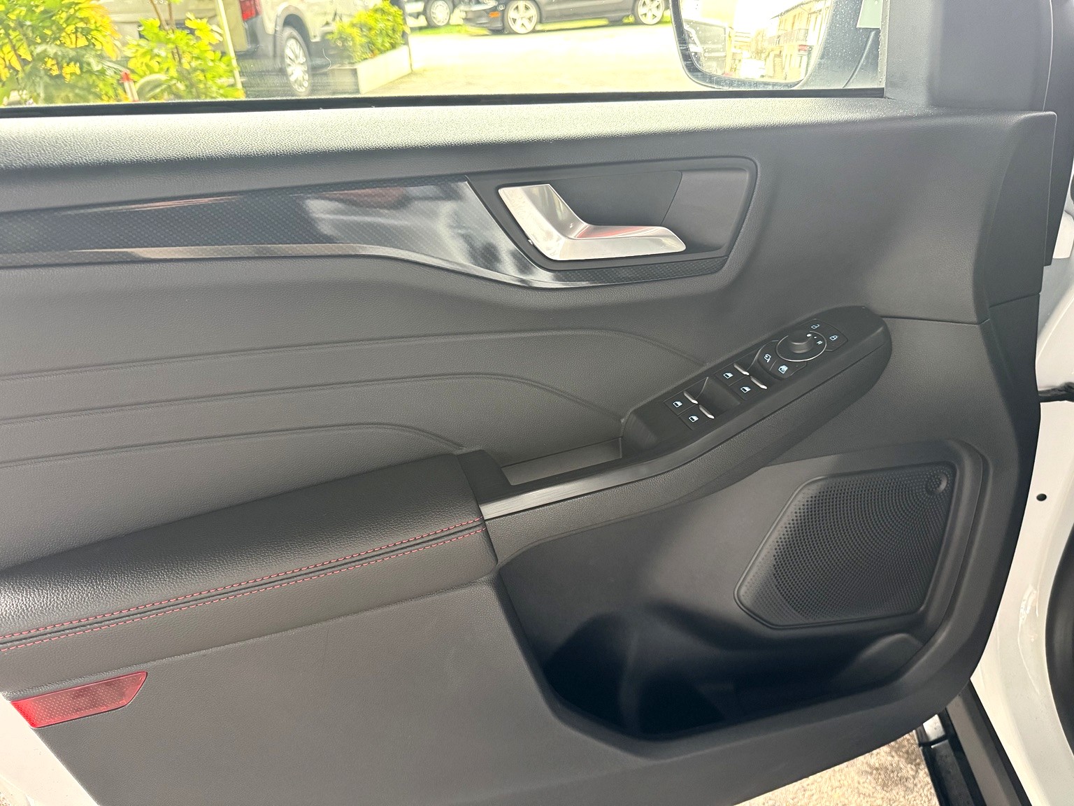 FORD Kuga 2.5 PHEV ST-Line 2WD-image-17