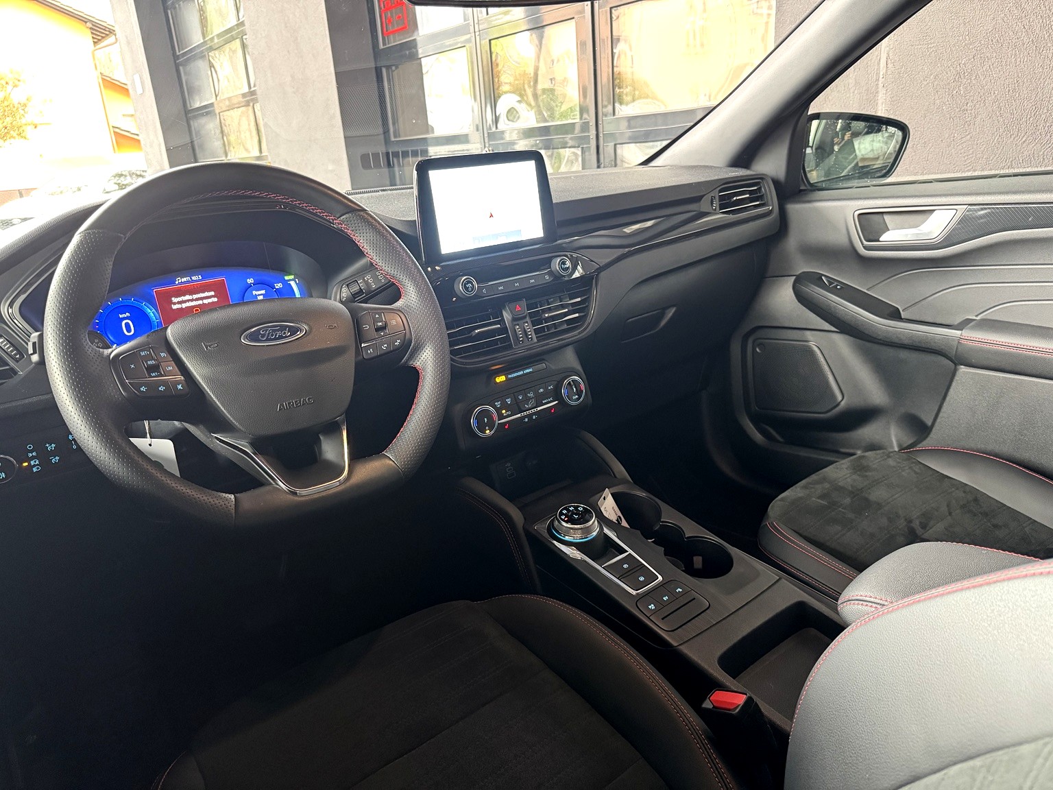 FORD Kuga 2.5 PHEV ST-Line 2WD-image-11