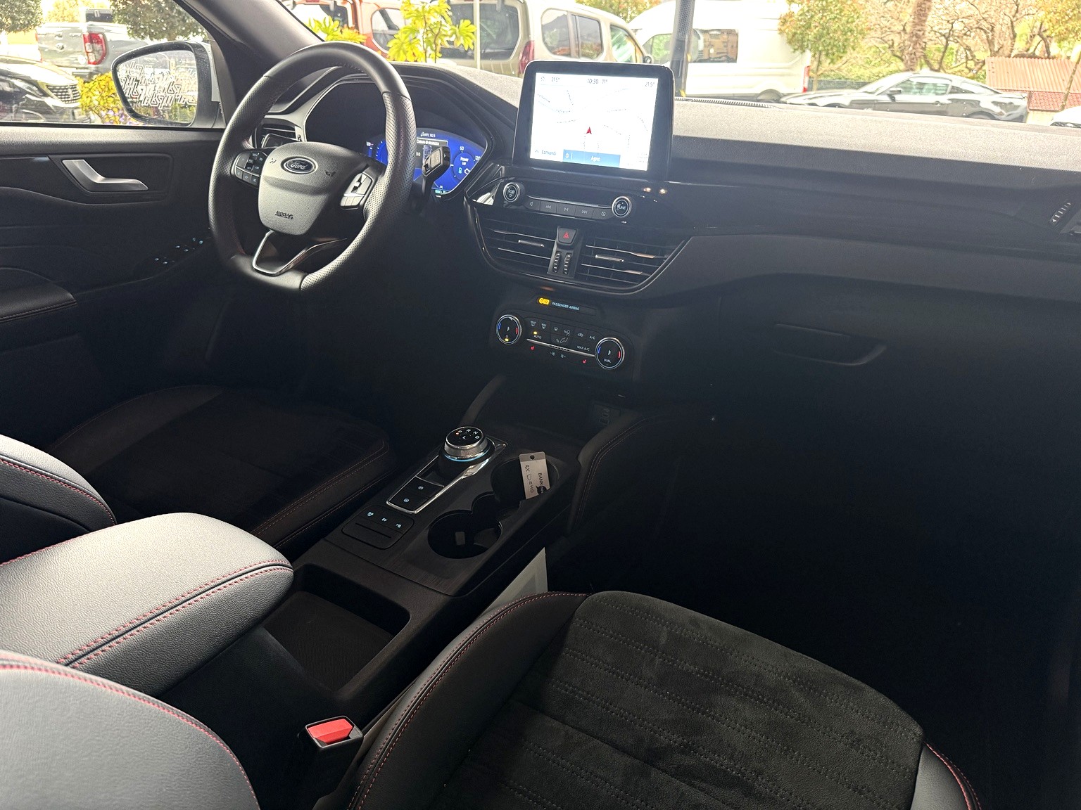FORD Kuga 2.5 PHEV ST-Line 2WD-image-12
