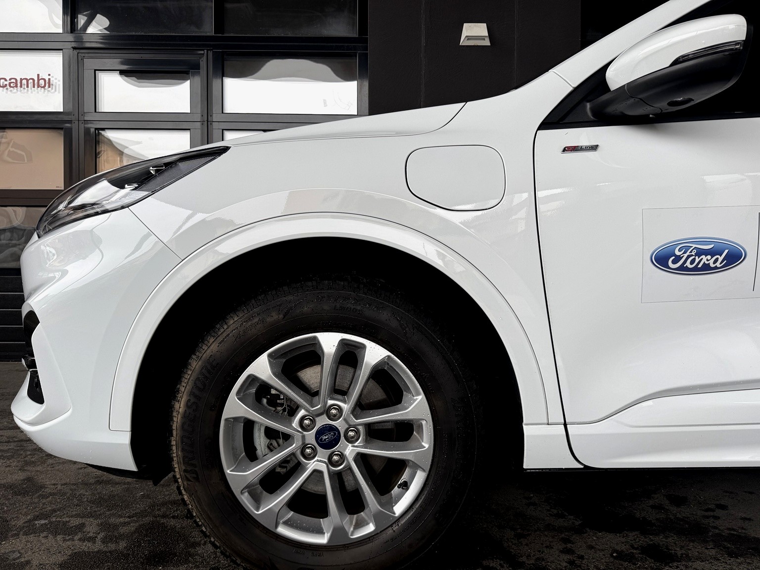 FORD Kuga 2.5 PHEV ST-Line 2WD-image-6