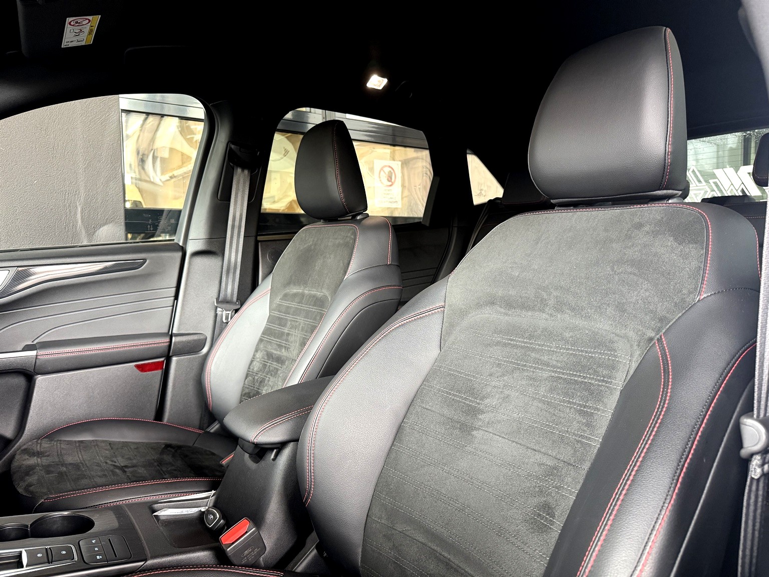 FORD Kuga 2.5 PHEV ST-Line 2WD-image-9