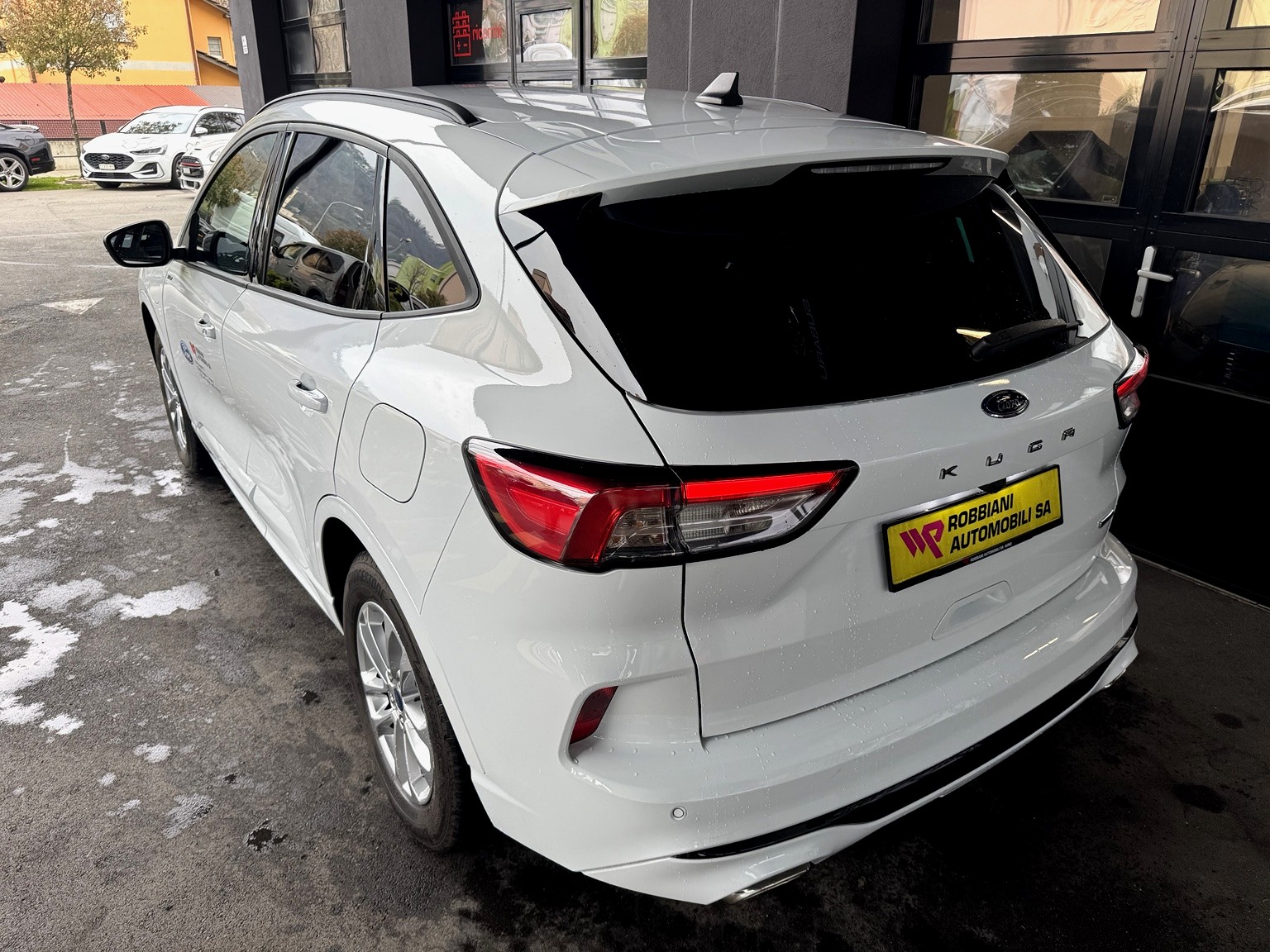 FORD Kuga 2.5 PHEV ST-Line 2WD-image-4