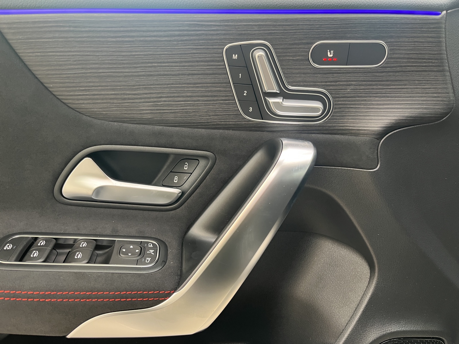 MERCEDES-BENZ A 220 4Matic 8G-DCT-image-14