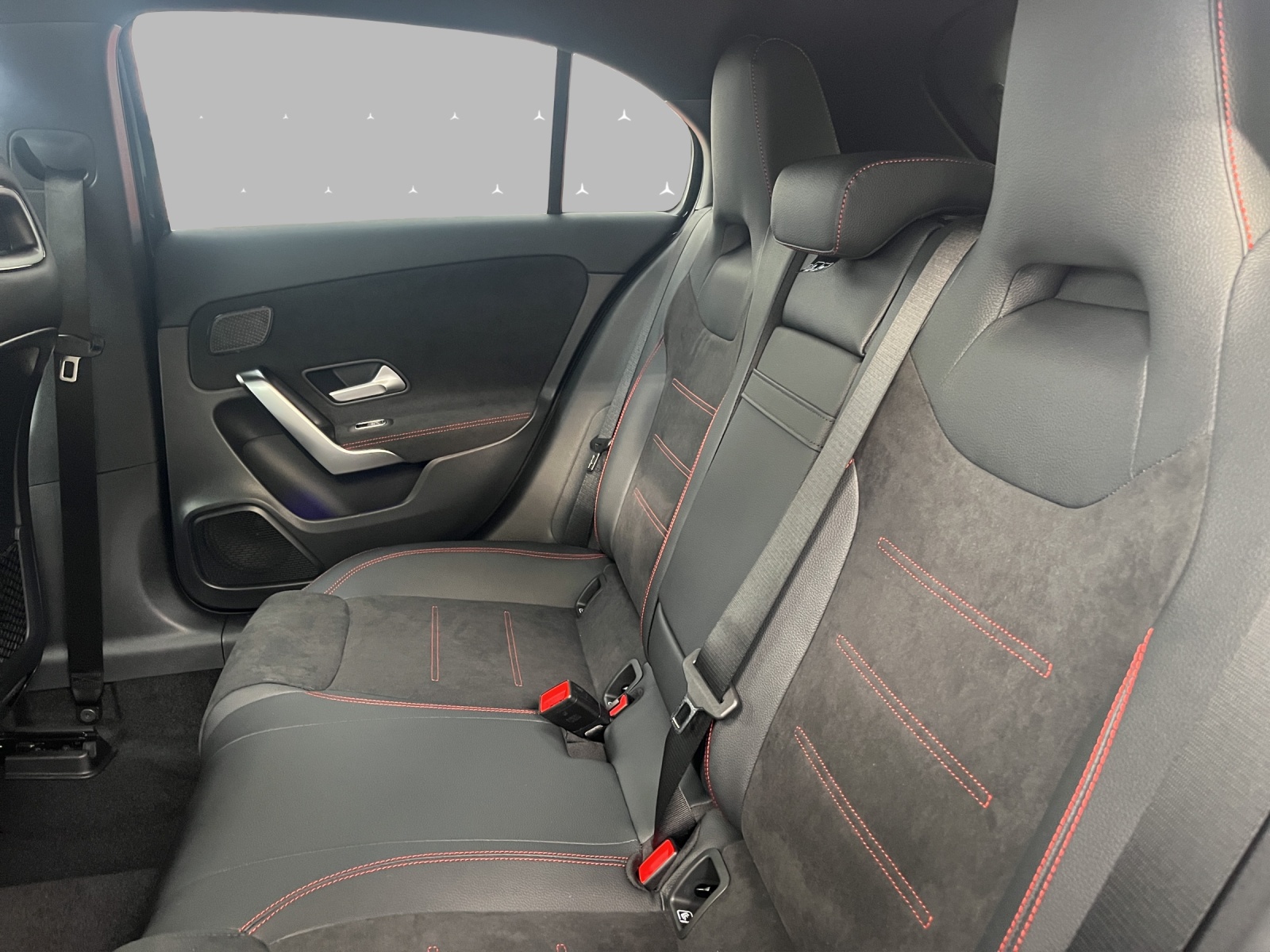 MERCEDES-BENZ A 220 4Matic 8G-DCT-image-9