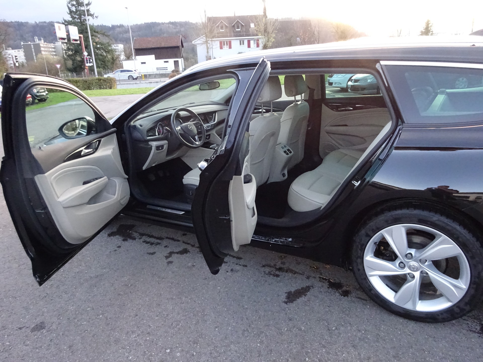 OPEL Insignia 1.5 T Sports Tourer Excellence-image-10