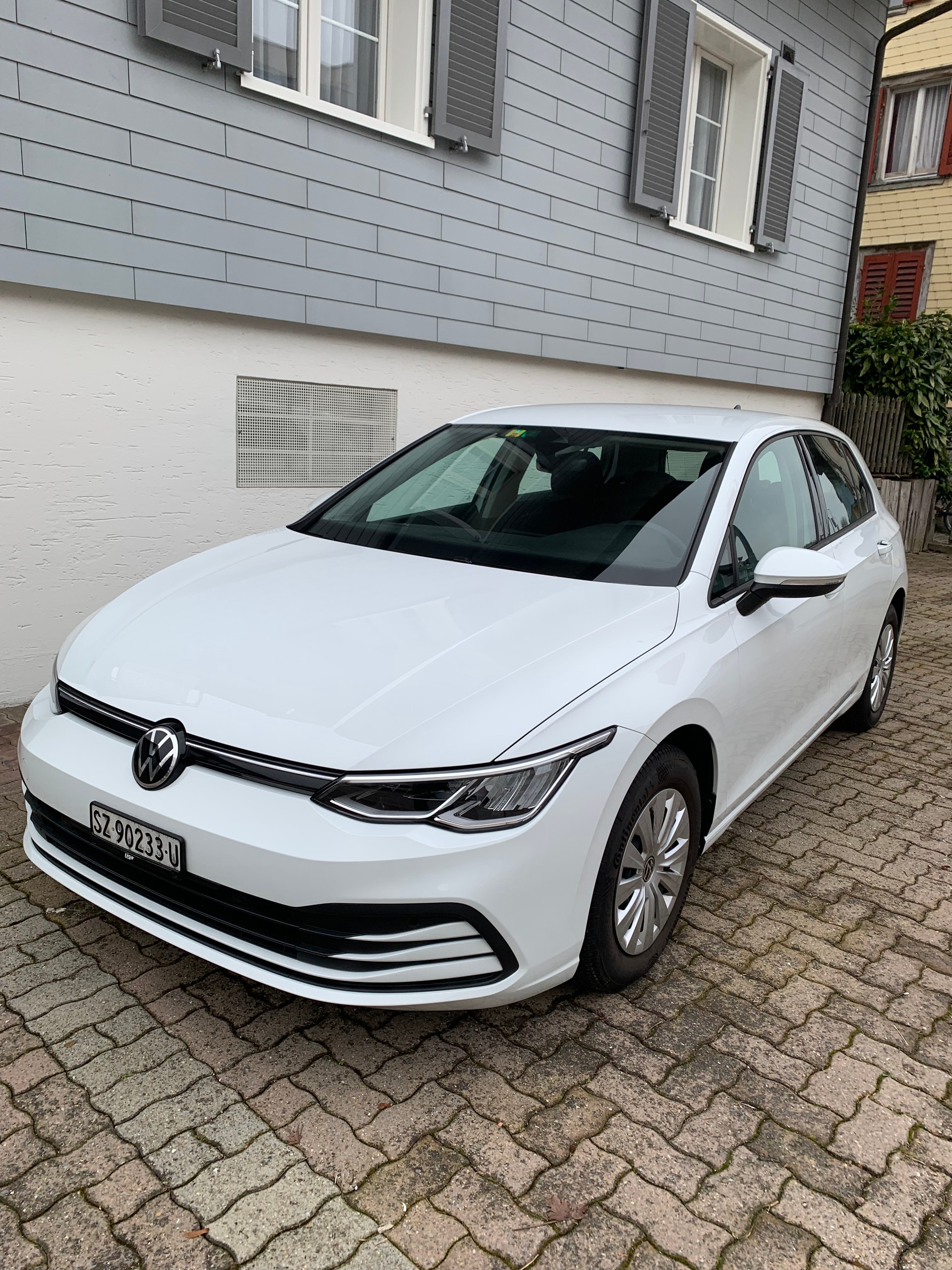 VW Golf 8, 1.0 TSI Value NAVIGATION KLIMA RÜCKFAHRKAMERA TEMPOMAT LED-SCHEINWERFER USW.-image-1