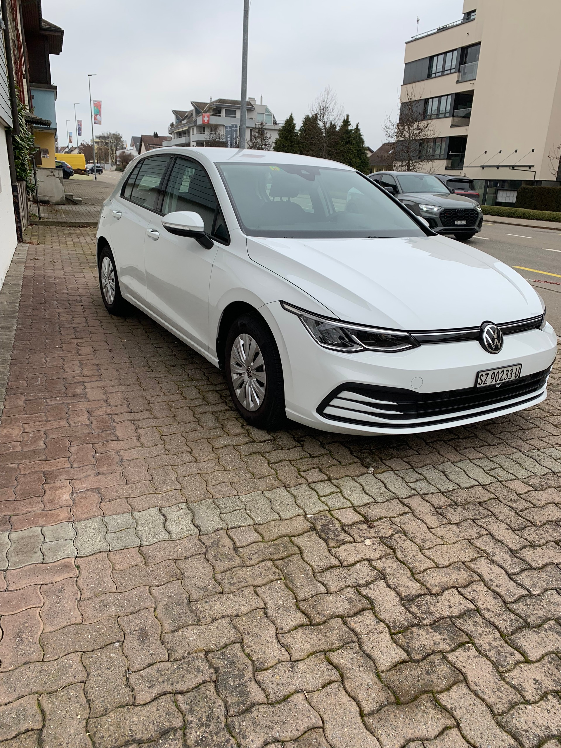 VW Golf 8, 1.0 TSI Value NAVIGATION KLIMA RÜCKFAHRKAMERA TEMPOMAT LED-SCHEINWERFER USW.-image-4
