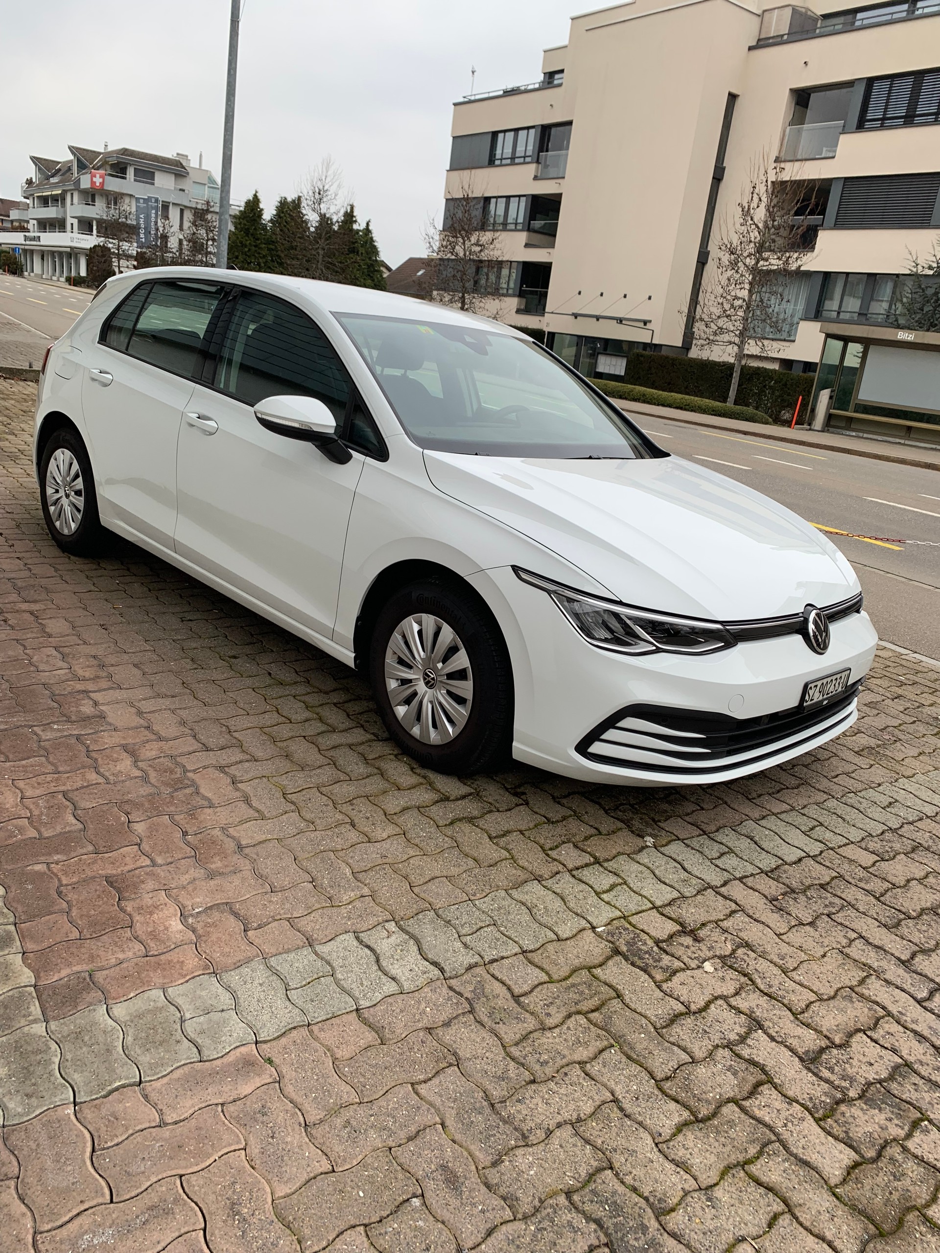 VW Golf 8, 1.0 TSI Value NAVIGATION KLIMA RÜCKFAHRKAMERA TEMPOMAT LED-SCHEINWERFER USW.