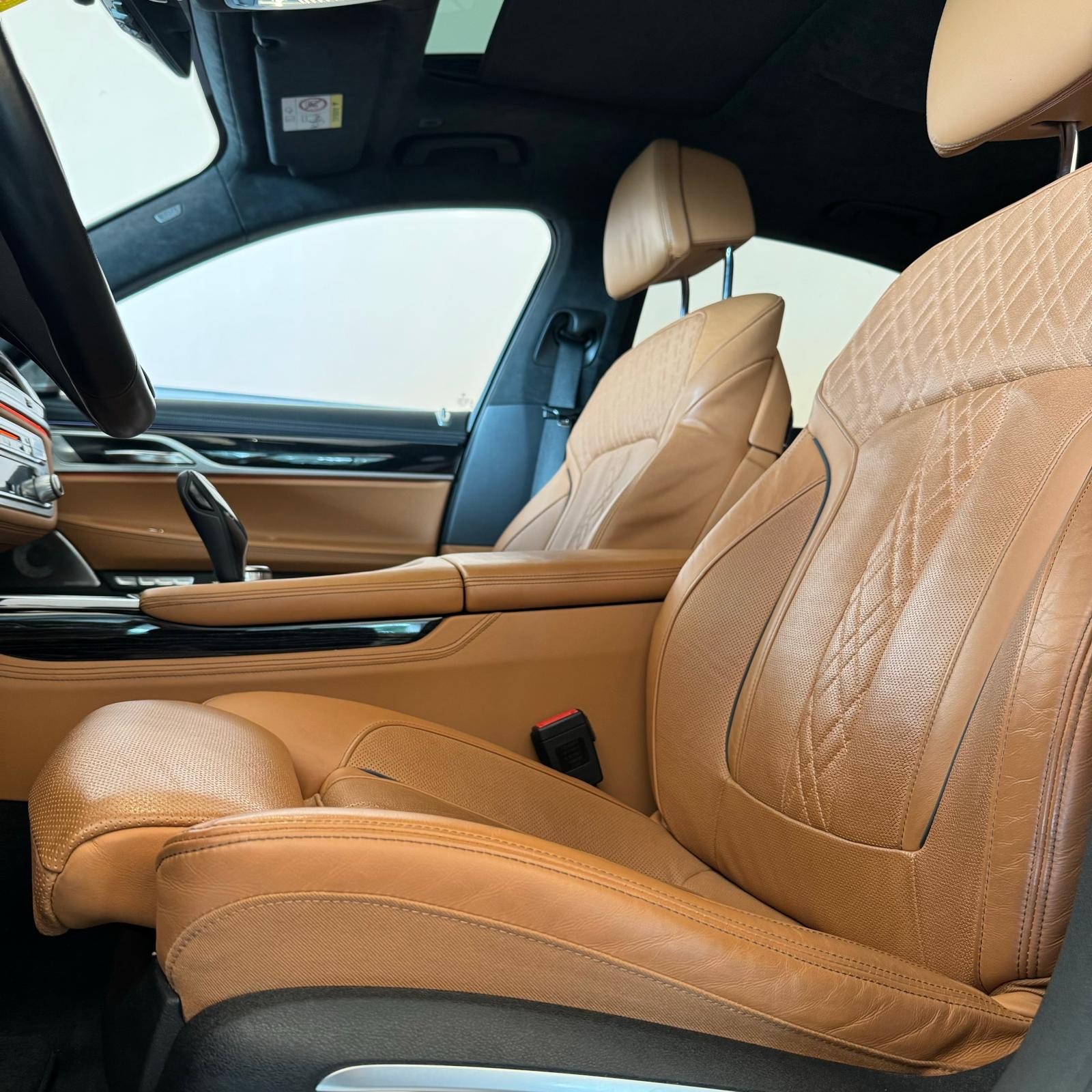 BMW 750d xDrive Steptronic-image-6
