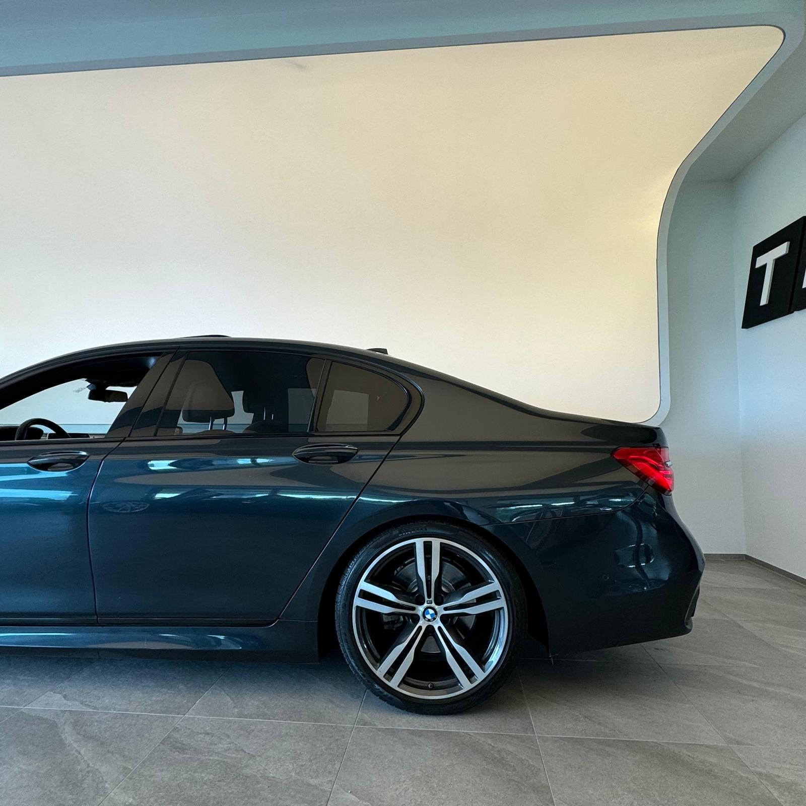 BMW 750d xDrive Steptronic-image-3