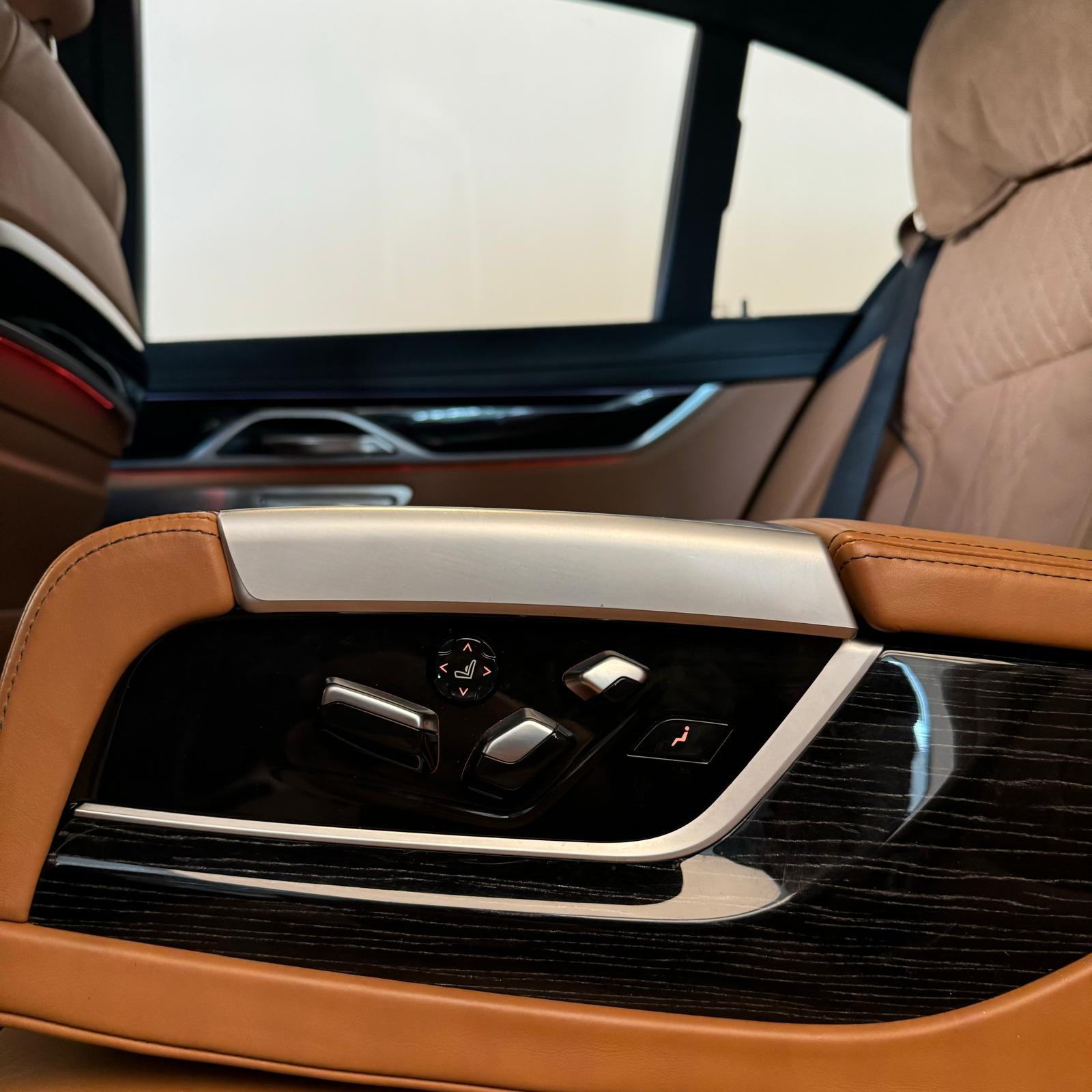BMW 750d xDrive Steptronic-image-15