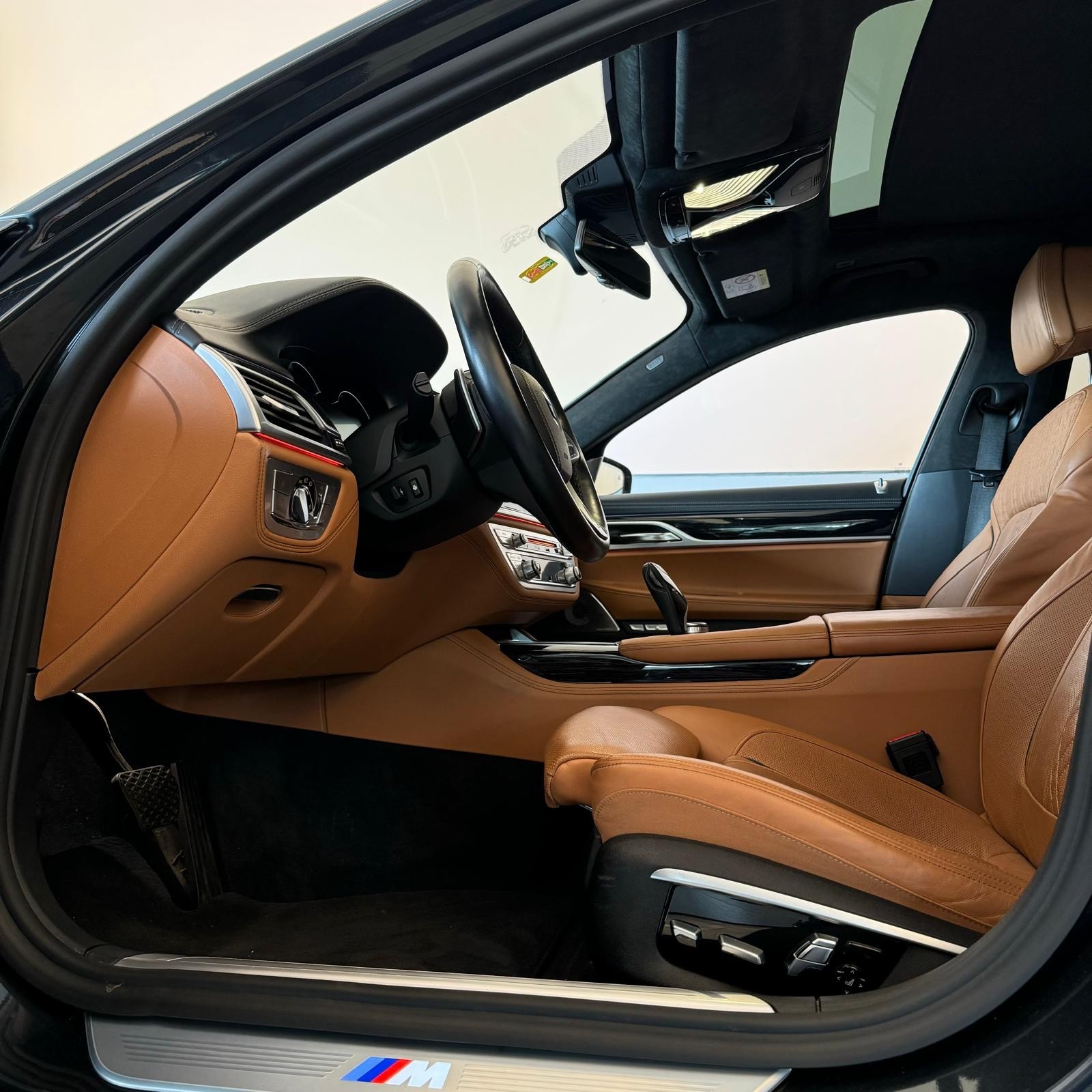 BMW 750d xDrive Steptronic-image-5