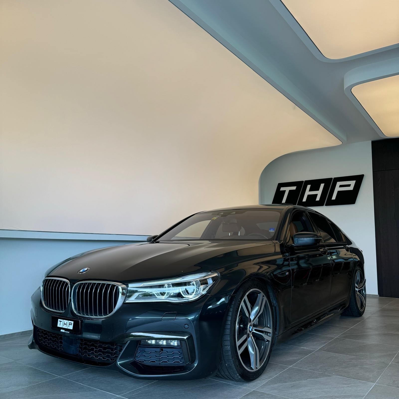 BMW 750d xDrive Steptronic-image-0