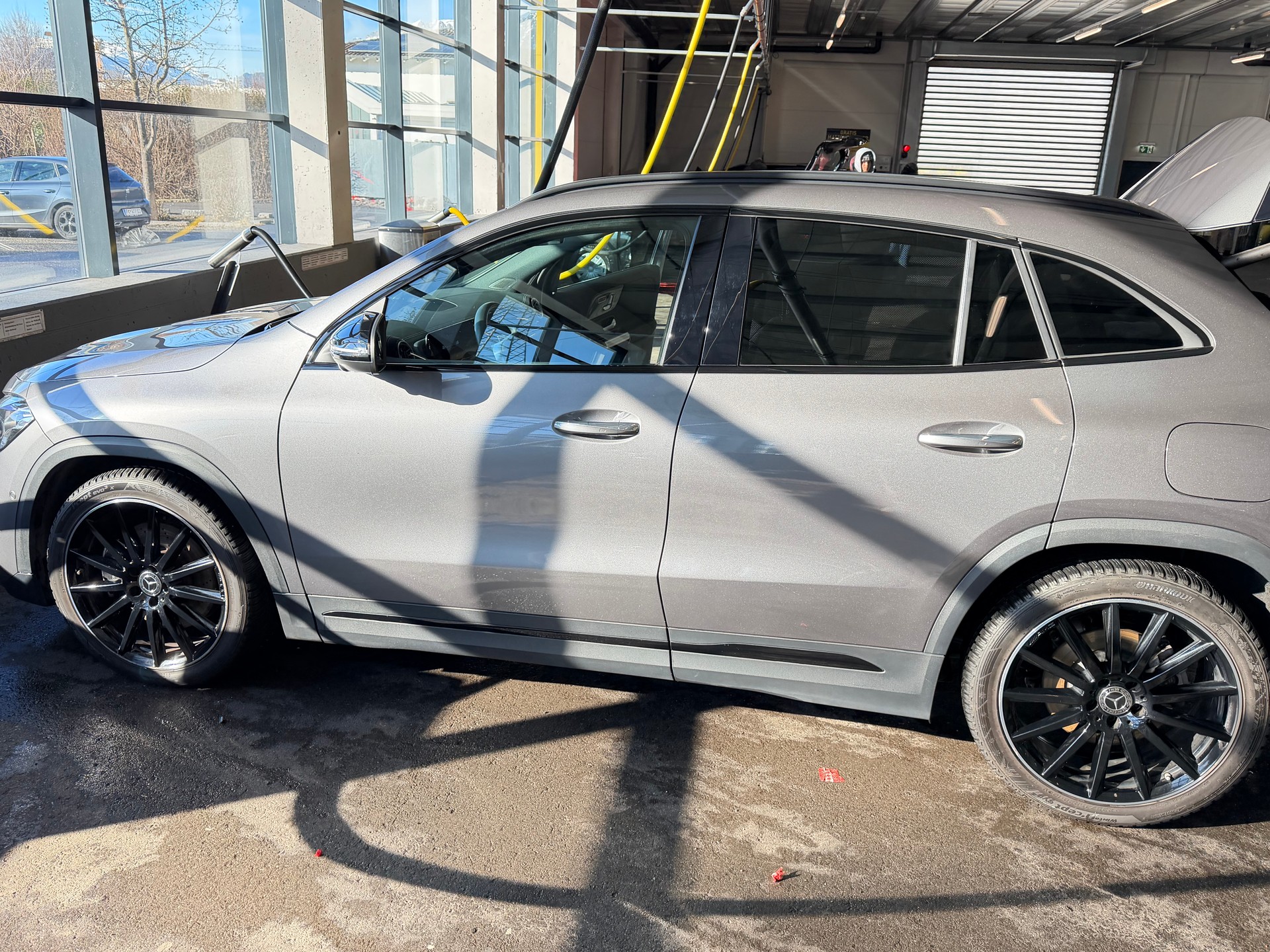 MERCEDES-BENZ GLA 250 4Matic AMG Line 8G-DCT-image-3