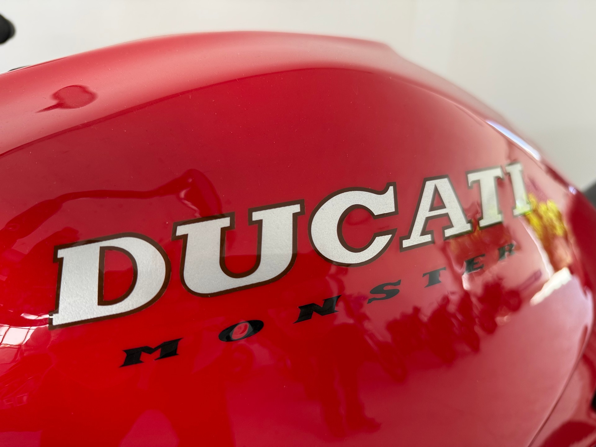 DUCATI Monster 900 **1993**-image-11