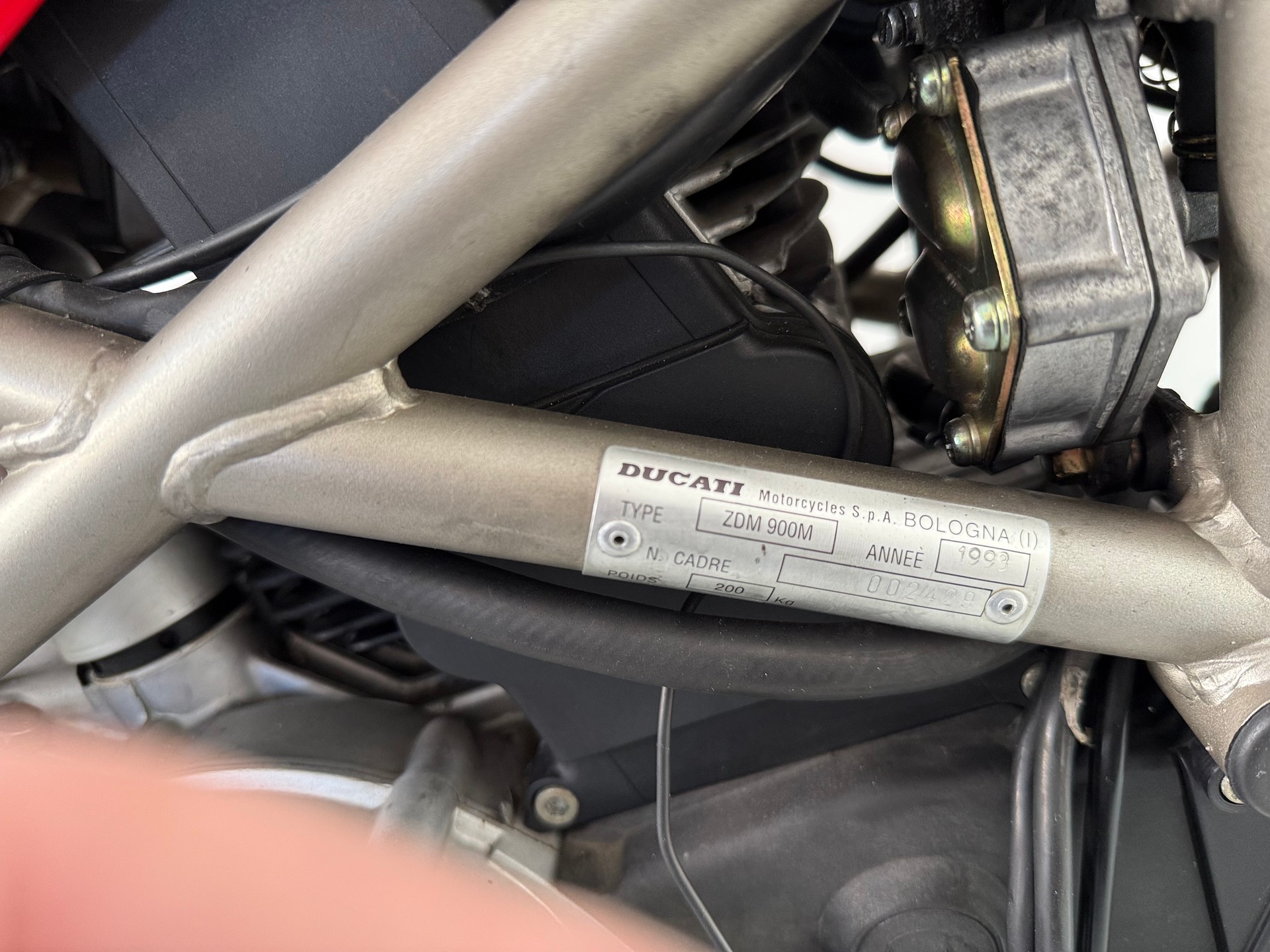DUCATI Monster 900 **1993**-image-14