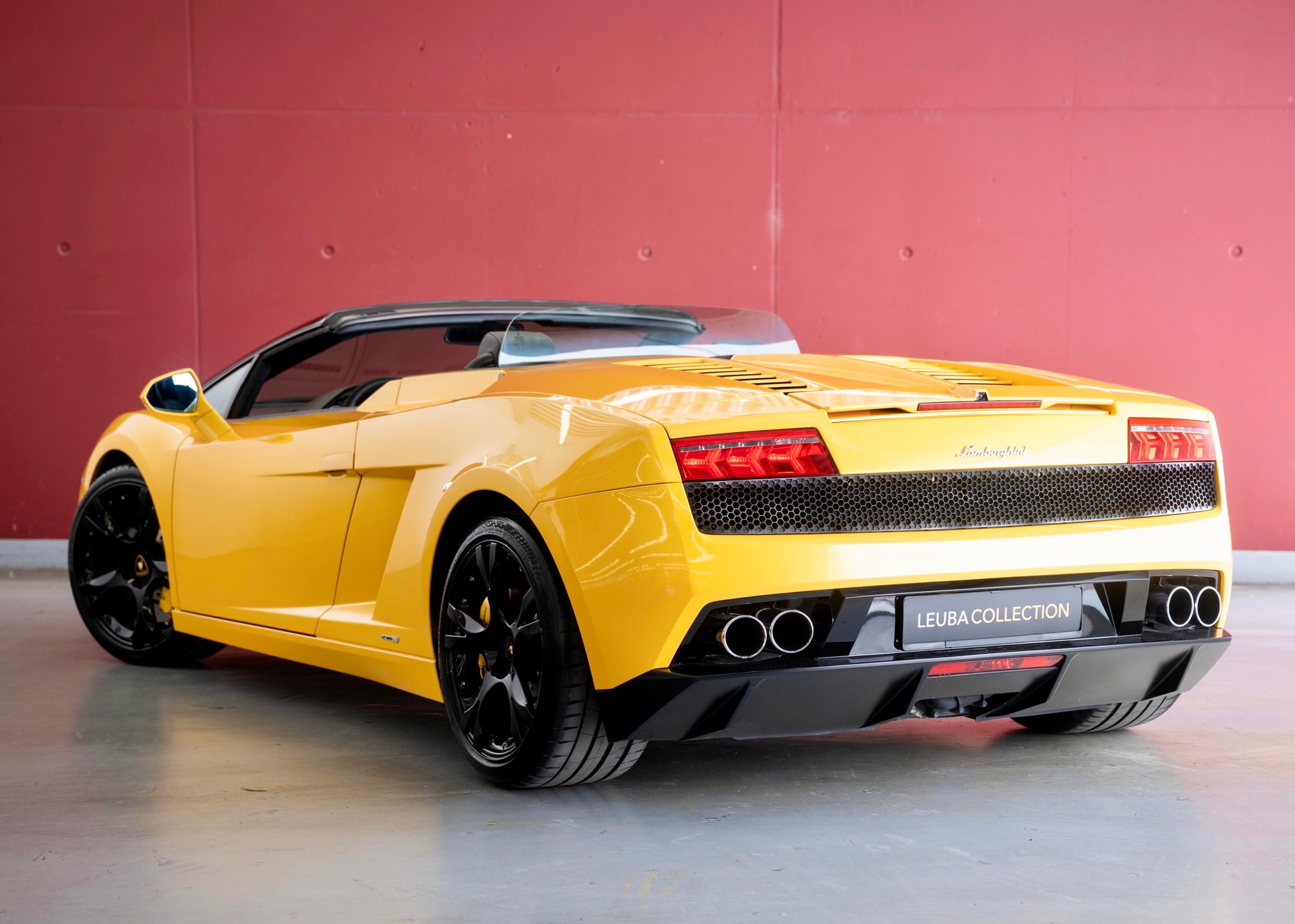 LAMBORGHINI Gallardo LP560-4 Spyder (Leasing 1.99%, Swiss car, Full Lamborghini history) - RESERVED !-showroom-element-1