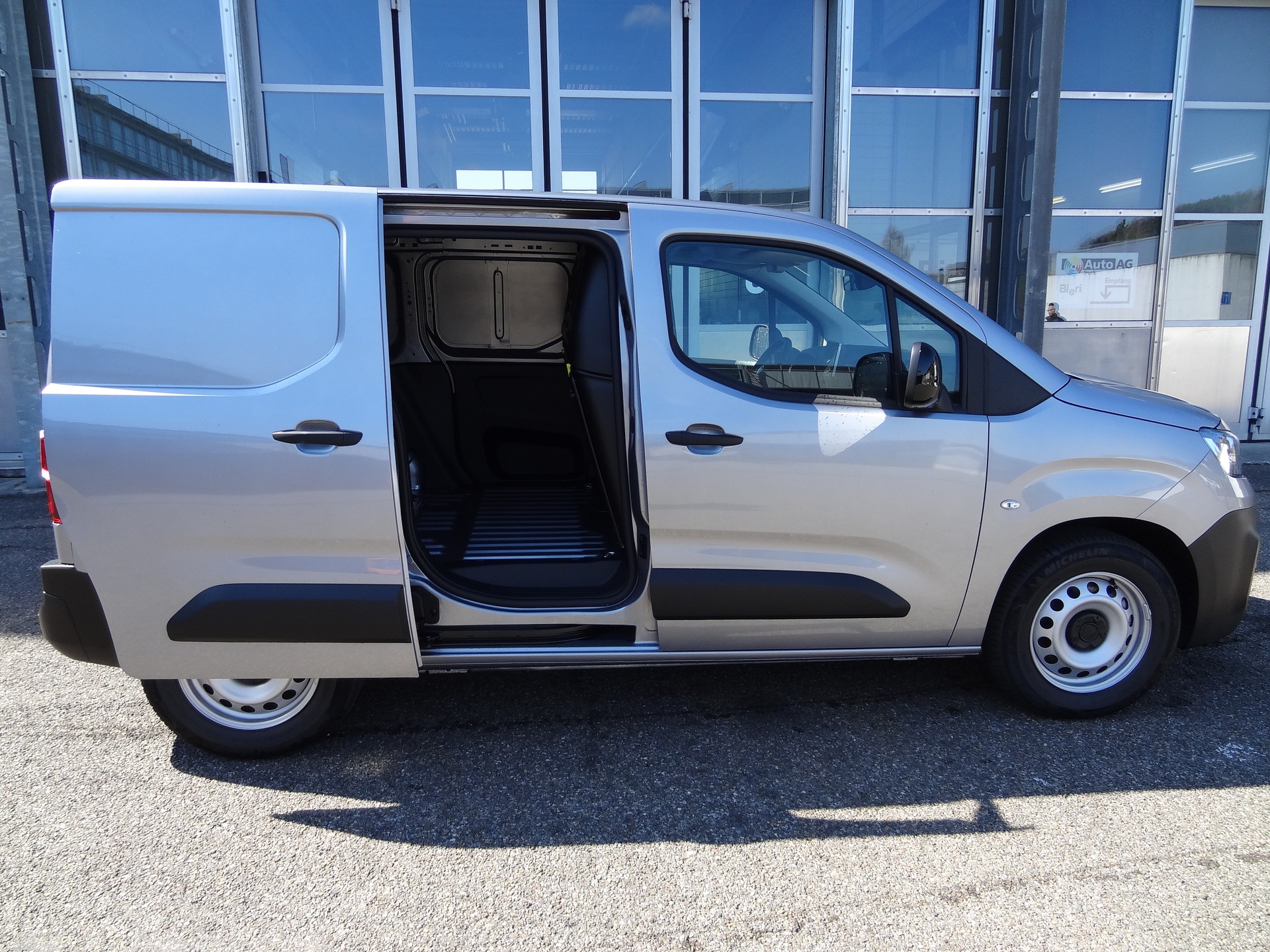 FIAT E-Doblo L1 50kWh 800kg Swiss Edition-showroom-element-2