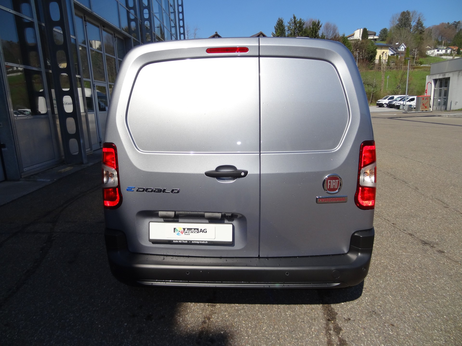 FIAT E-Doblo L1 50kWh 800kg Swiss Edition-image-5