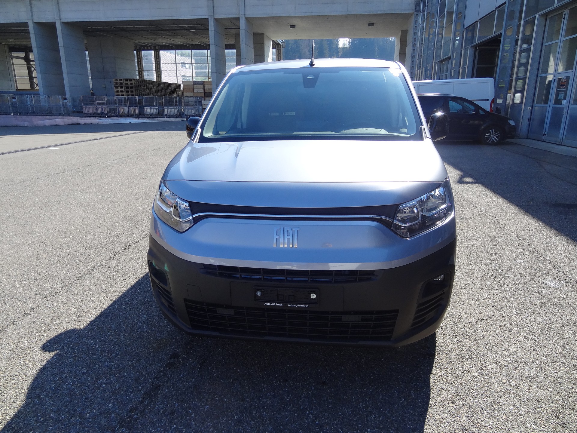 FIAT E-Doblo L1 50kWh 800kg Swiss Edition-image-8