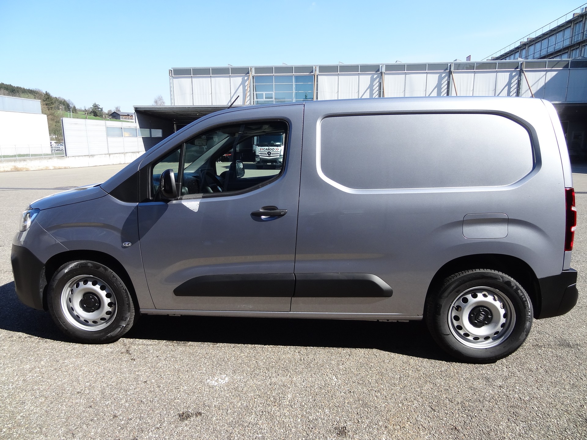 FIAT E-Doblo L1 50kWh 800kg Swiss Edition-image-7