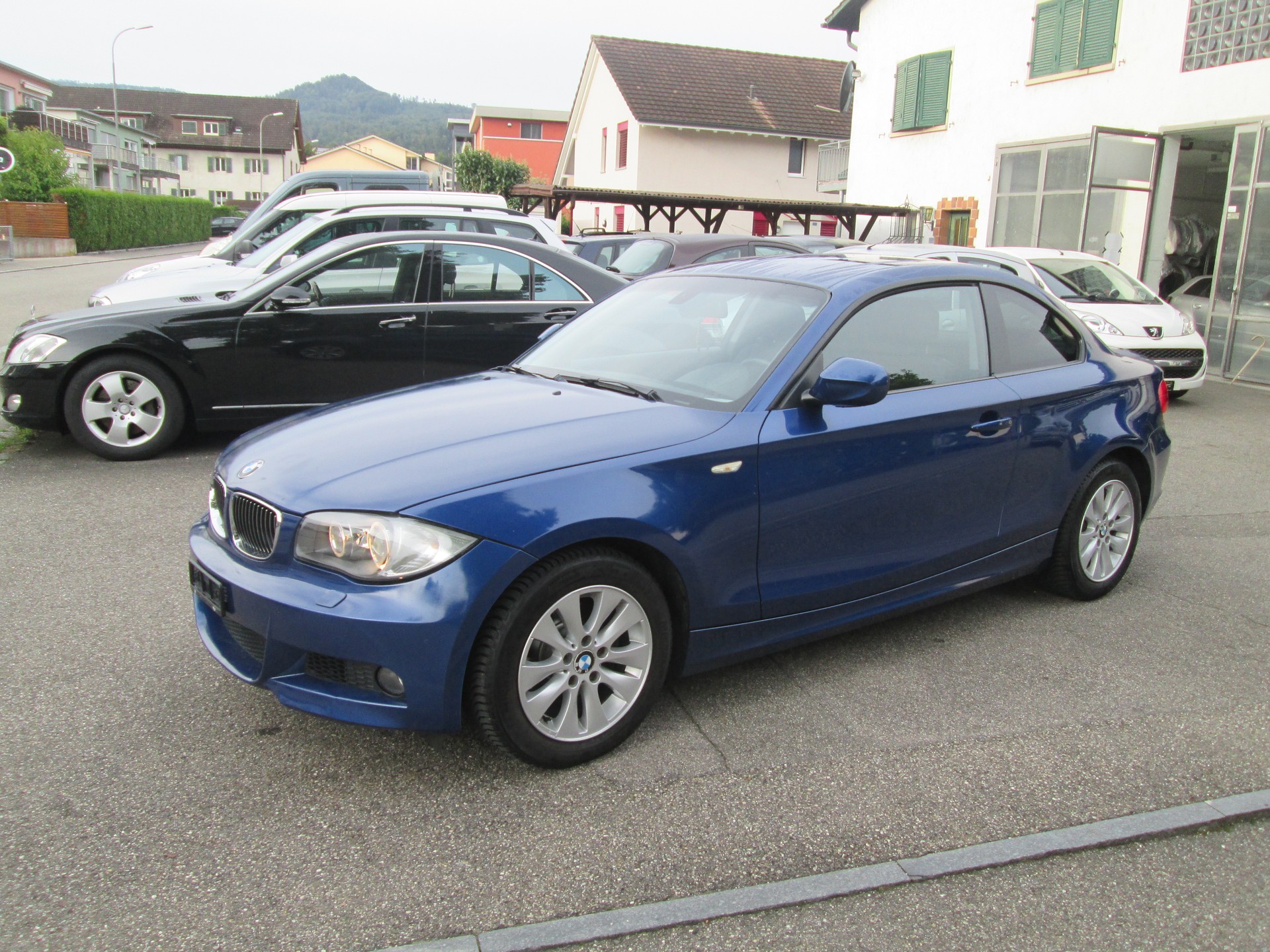 BMW 118d Coupé-image-0
