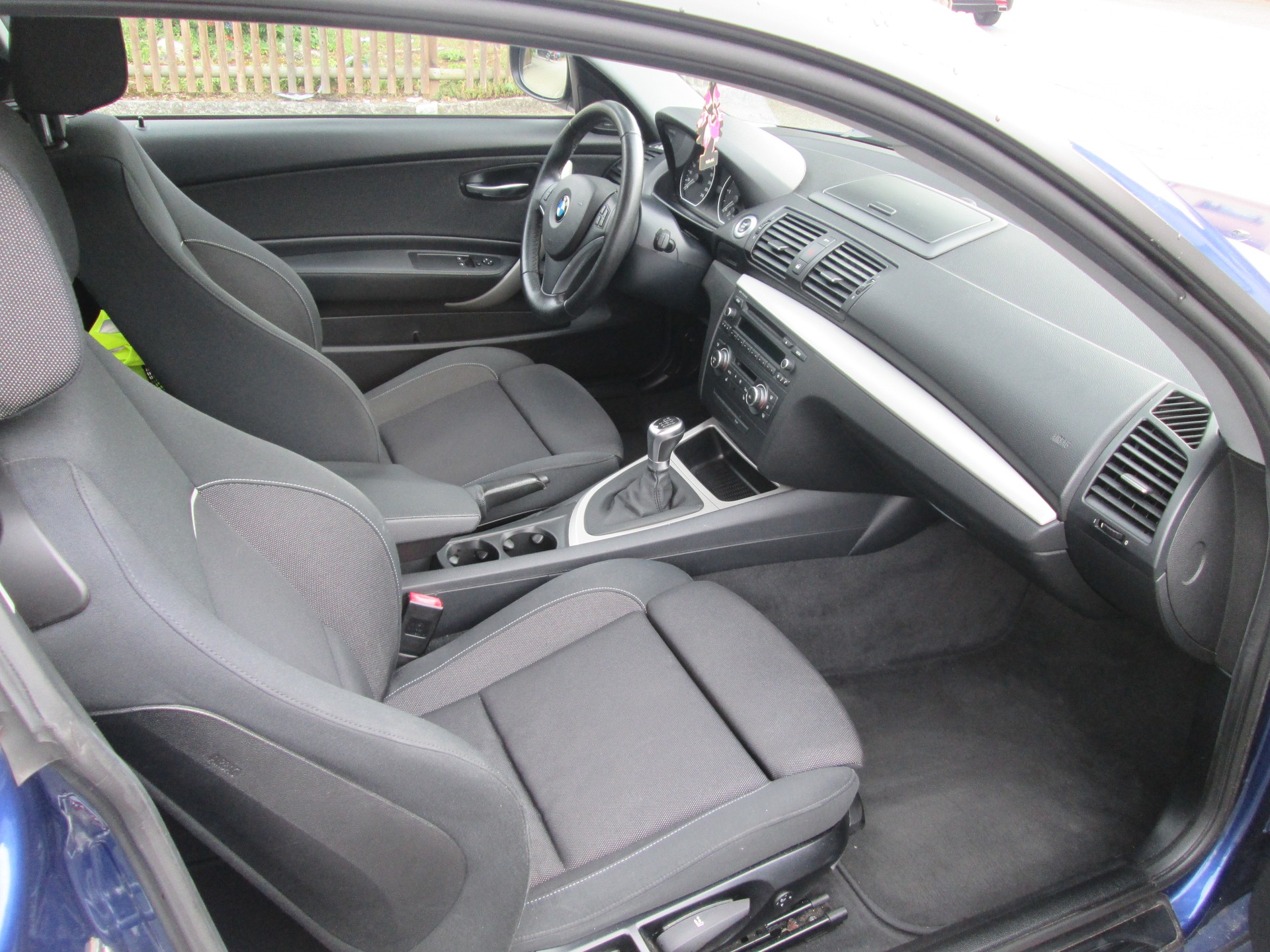 BMW 118d Coupé-image-10