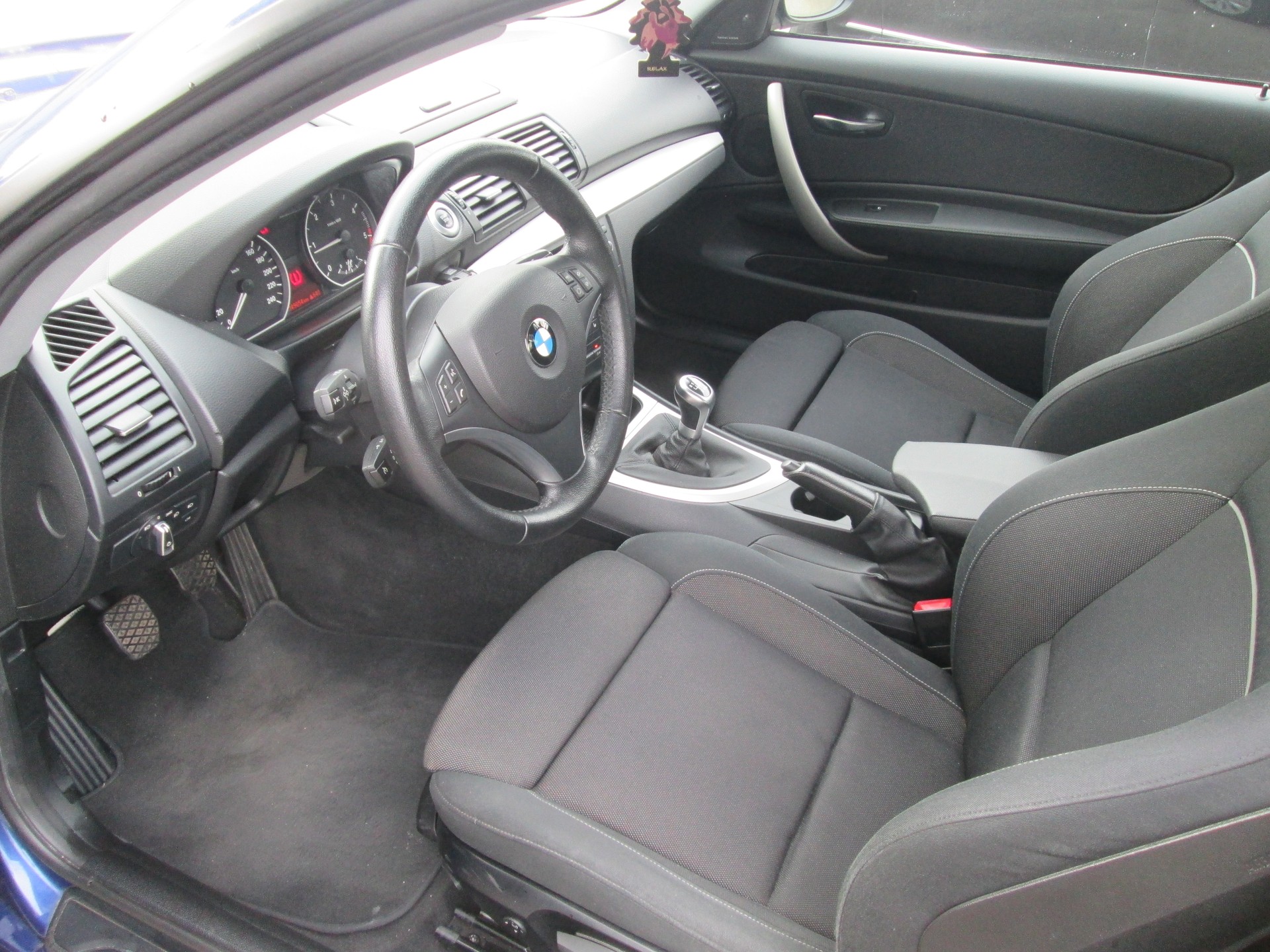 BMW 118d Coupé-image-7
