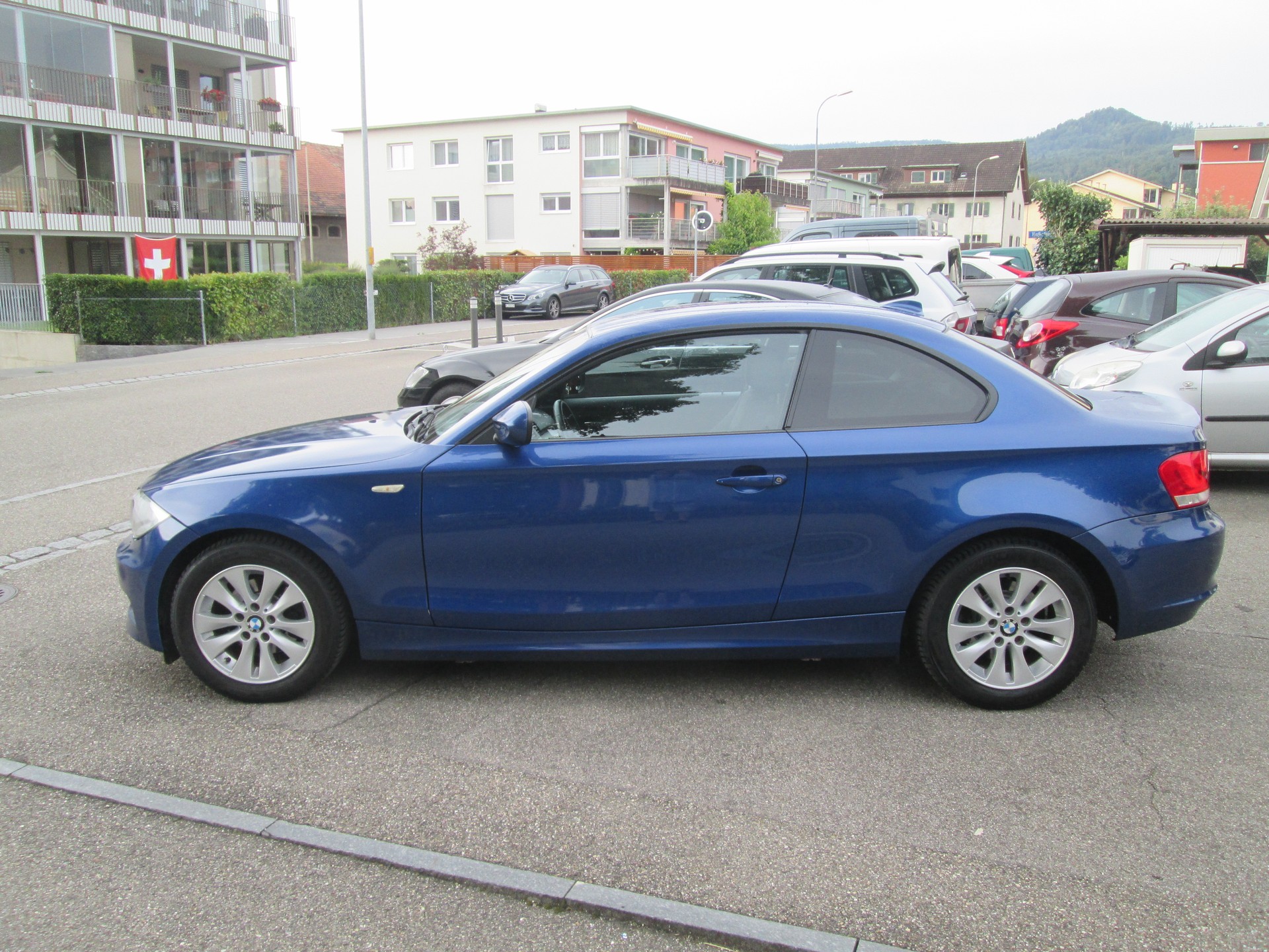 BMW 118d Coupé-image-1