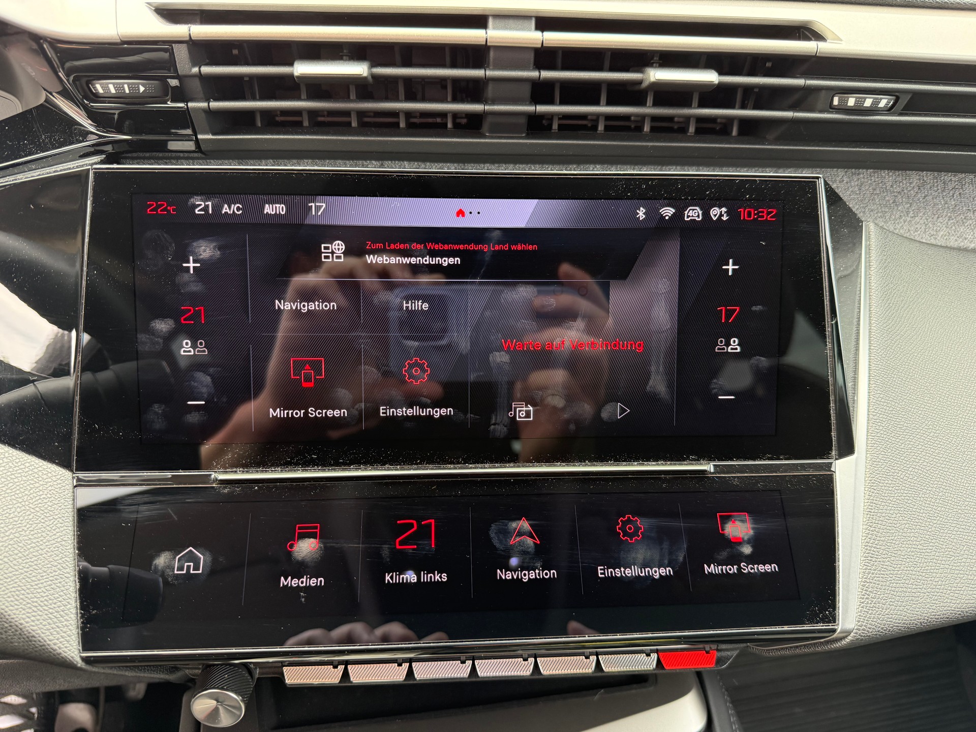 PEUGEOT 308 1.2 Allure Pack EAT8-image-13