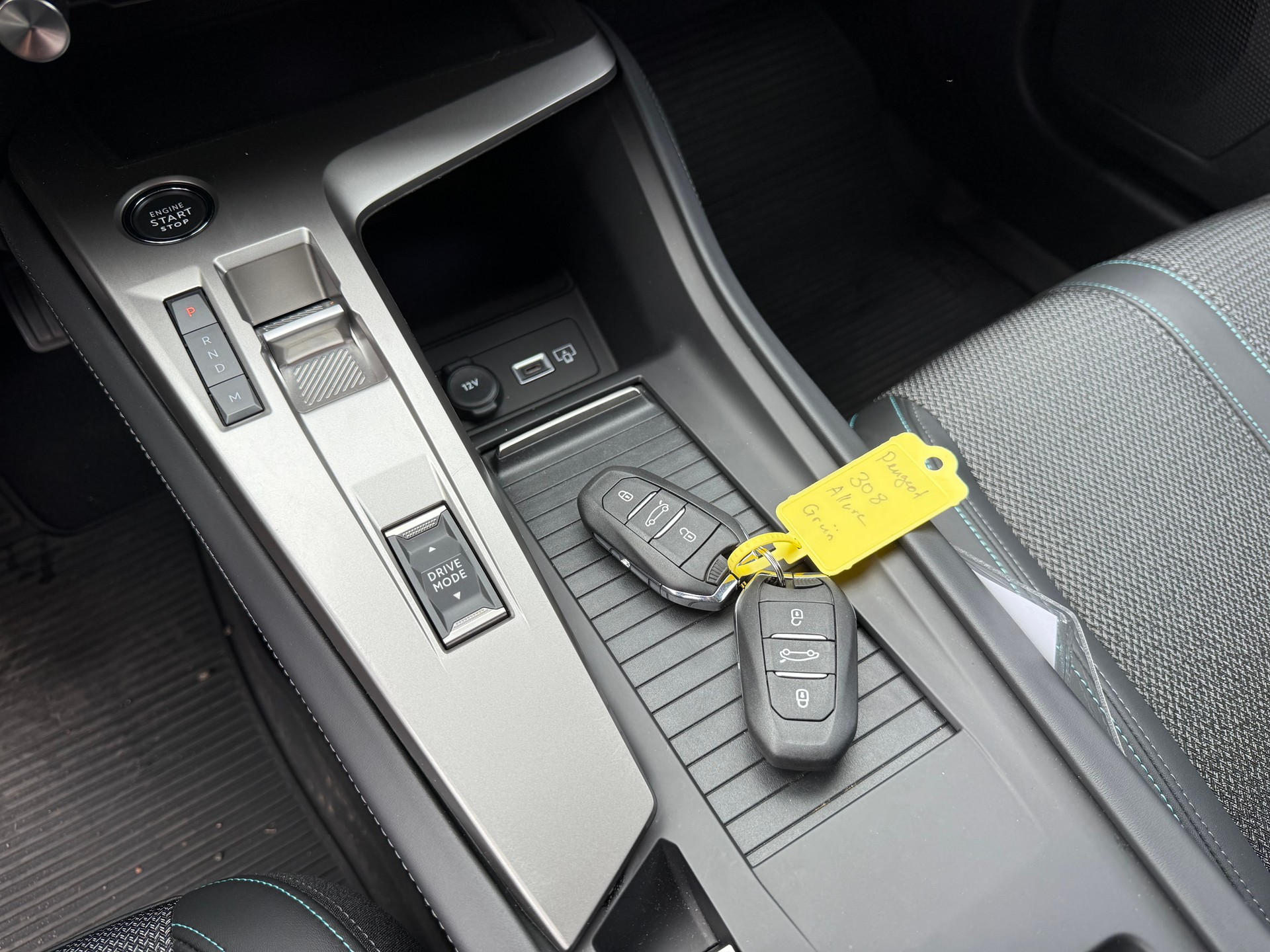 PEUGEOT 308 1.2 Allure Pack EAT8-image-12