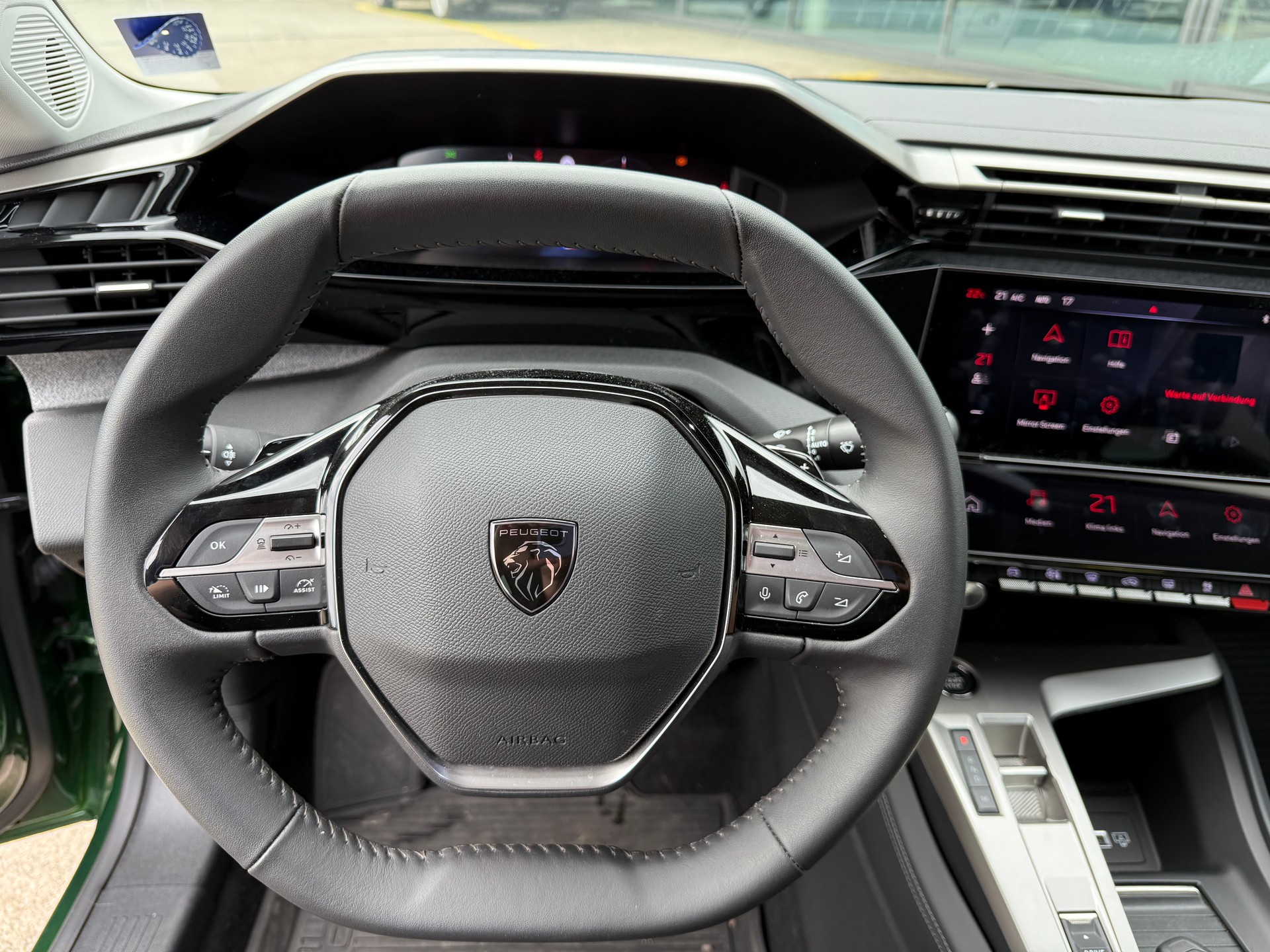 PEUGEOT 308 1.2 Allure Pack EAT8-image-18