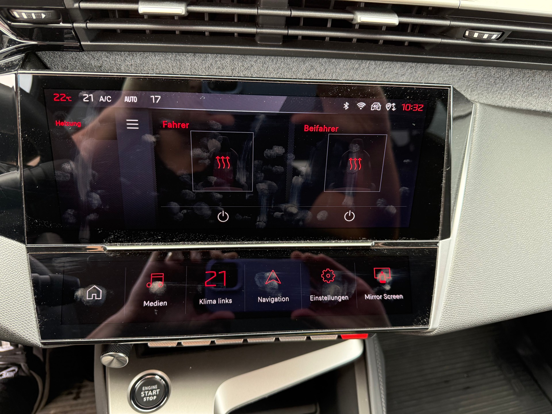 PEUGEOT 308 1.2 Allure Pack EAT8-image-15