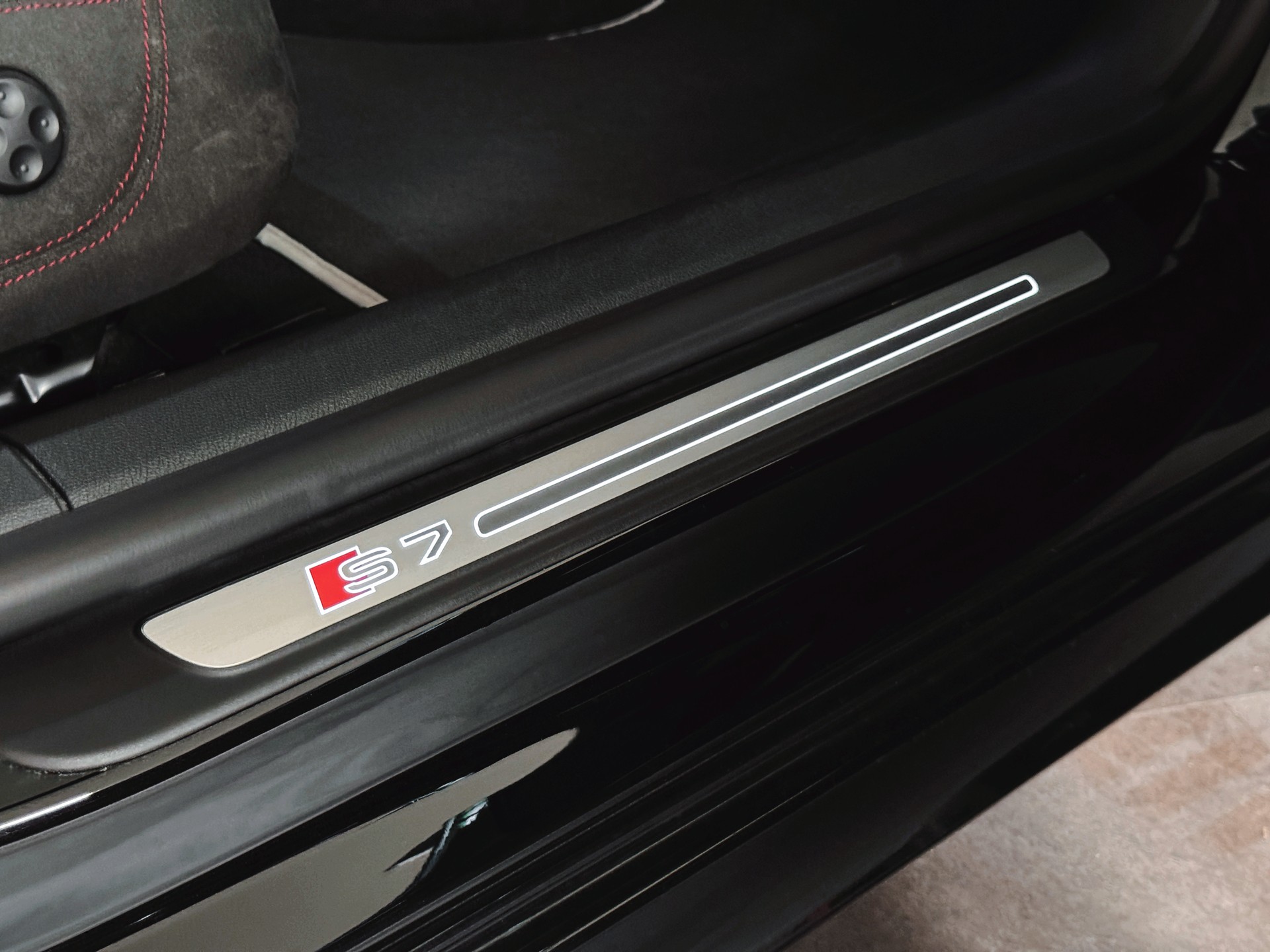 AUDI S7 Sportback 4.0 TFSI V8 quattro S-tronic-image-23