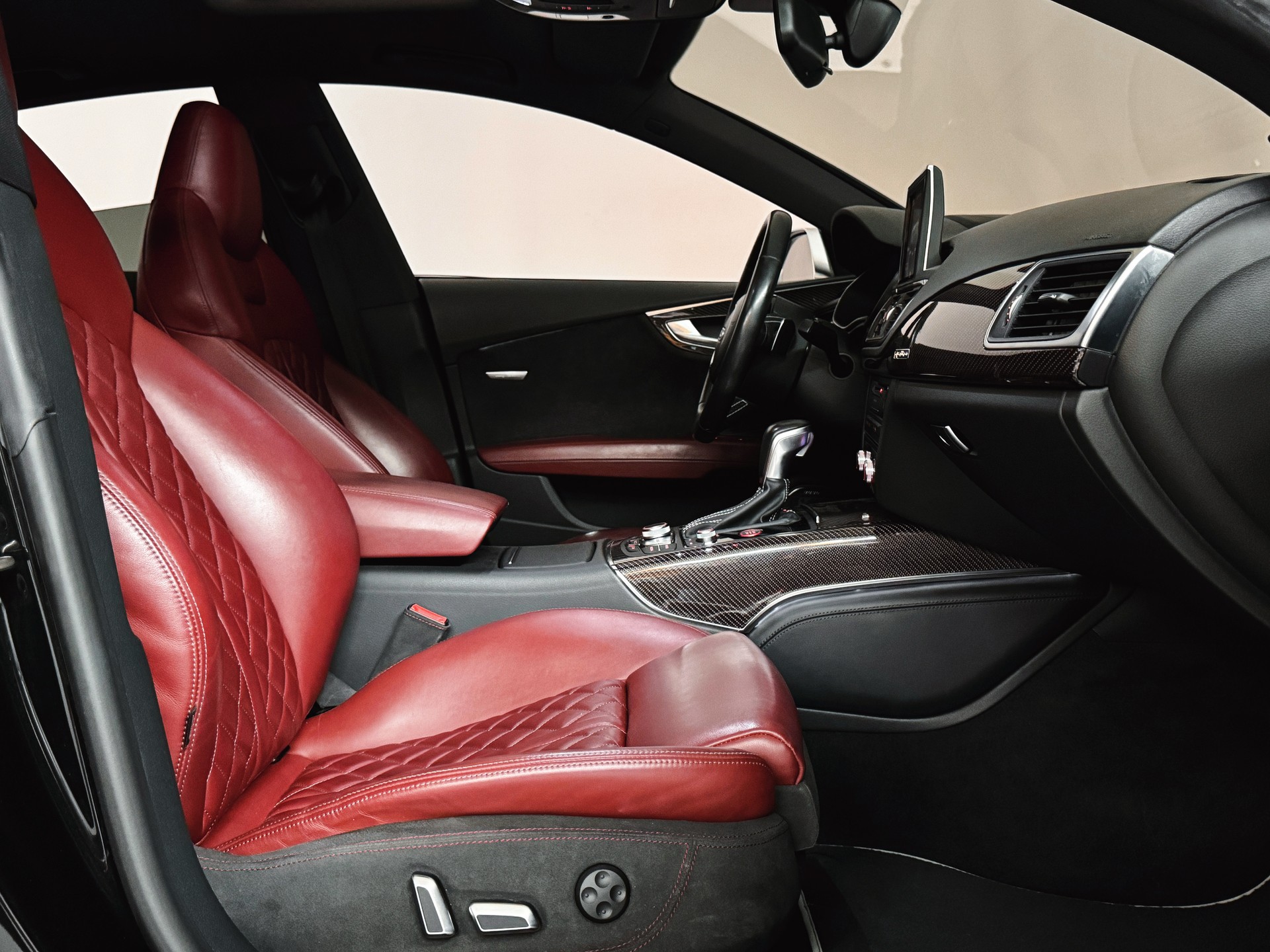 AUDI S7 Sportback 4.0 TFSI V8 quattro S-tronic-image-18