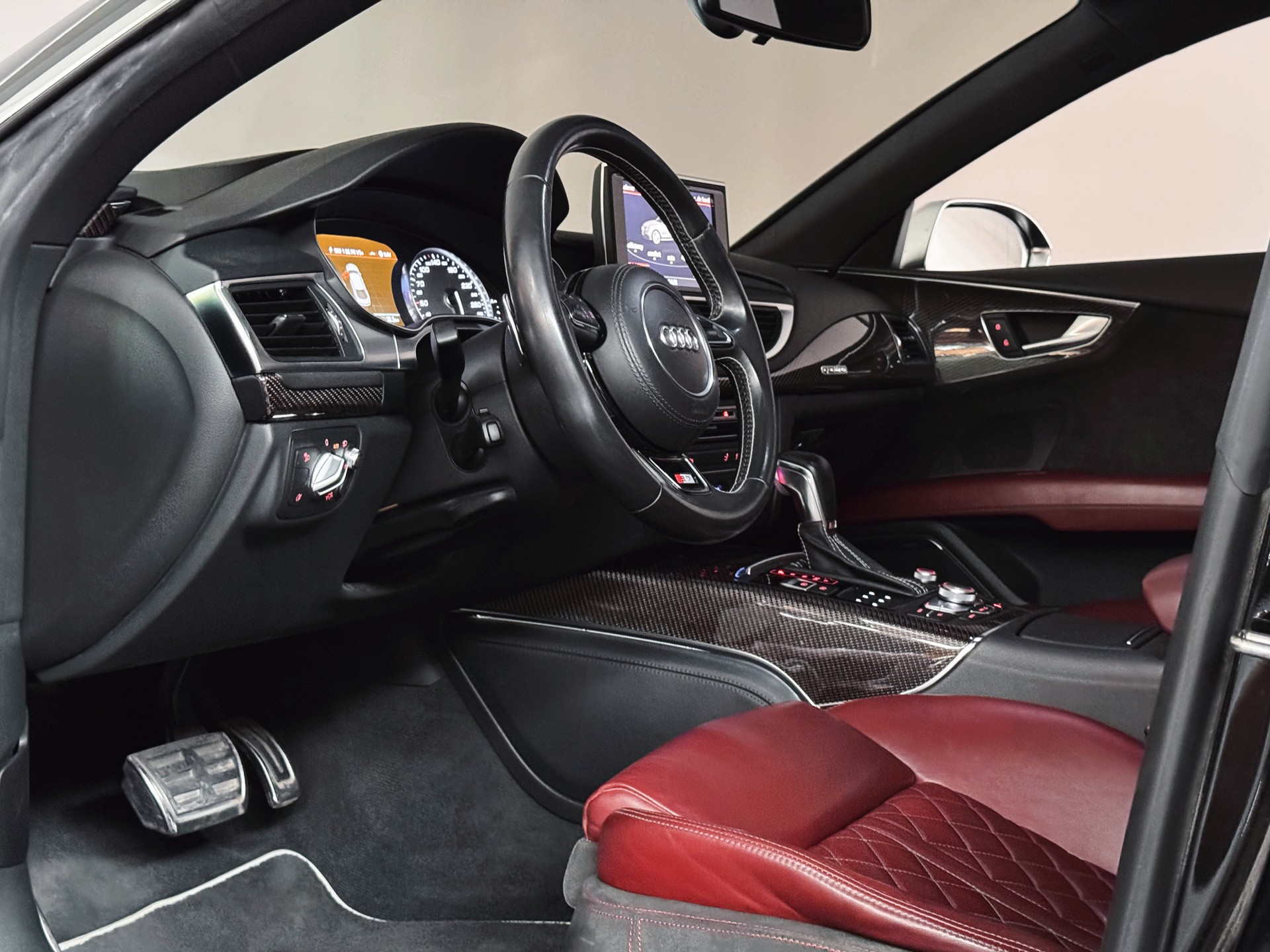 AUDI S7 Sportback 4.0 TFSI V8 quattro S-tronic-image-11