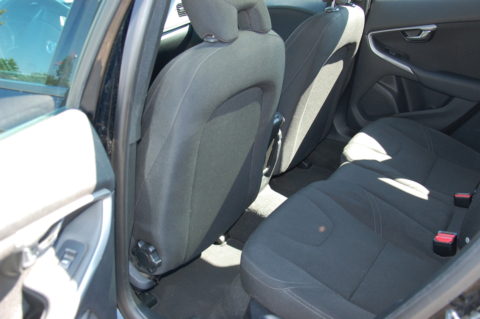 VOLVO V40 T3 Kinetic-image-11