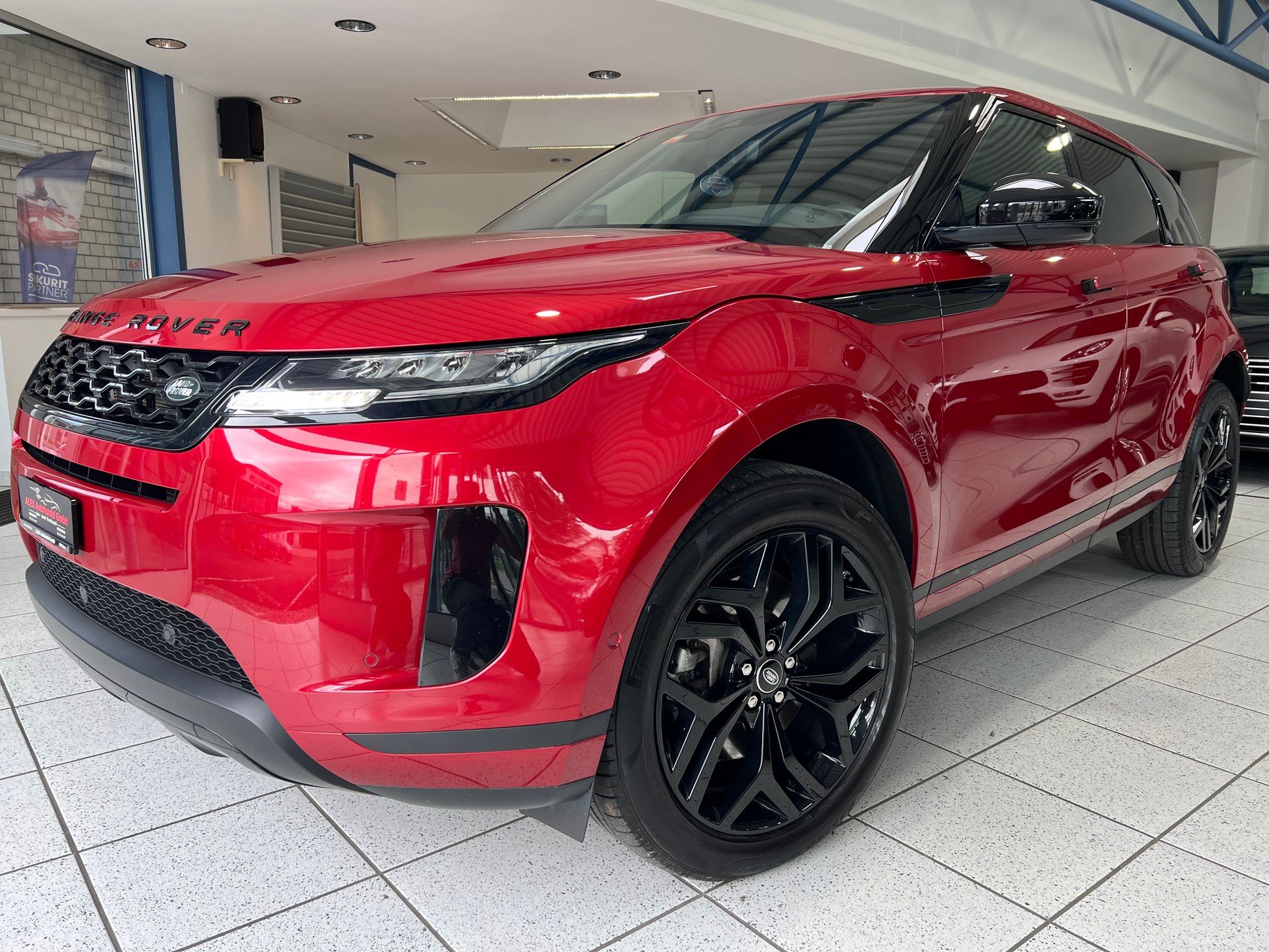 LAND ROVER Range Rover Evoque R-Dynamic P 200 S AT9 (CHF 337.85/Monat)-image-0