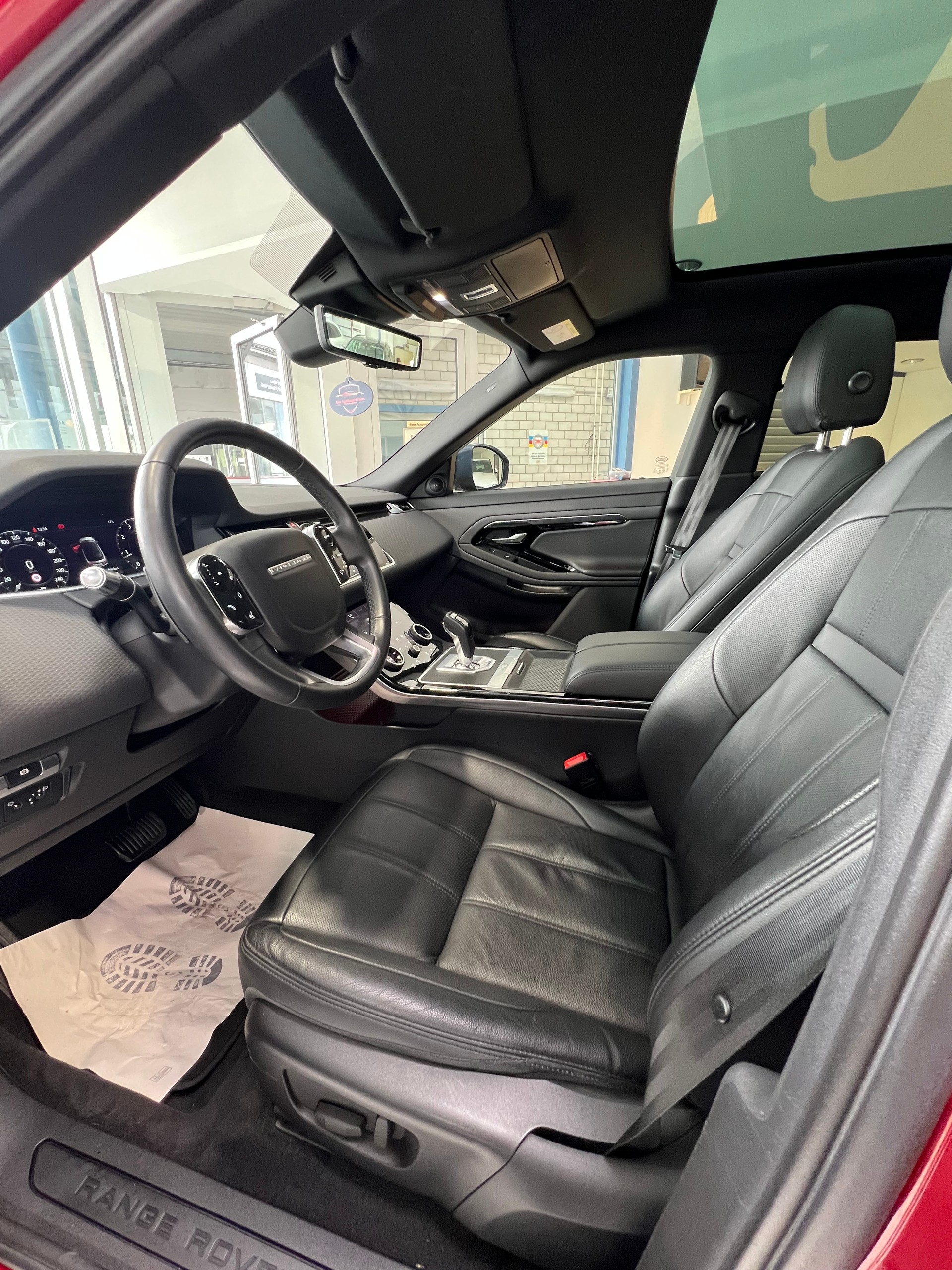 LAND ROVER Range Rover Evoque R-Dynamic P 200 S AT9 (CHF 337.85/Monat)-image-9