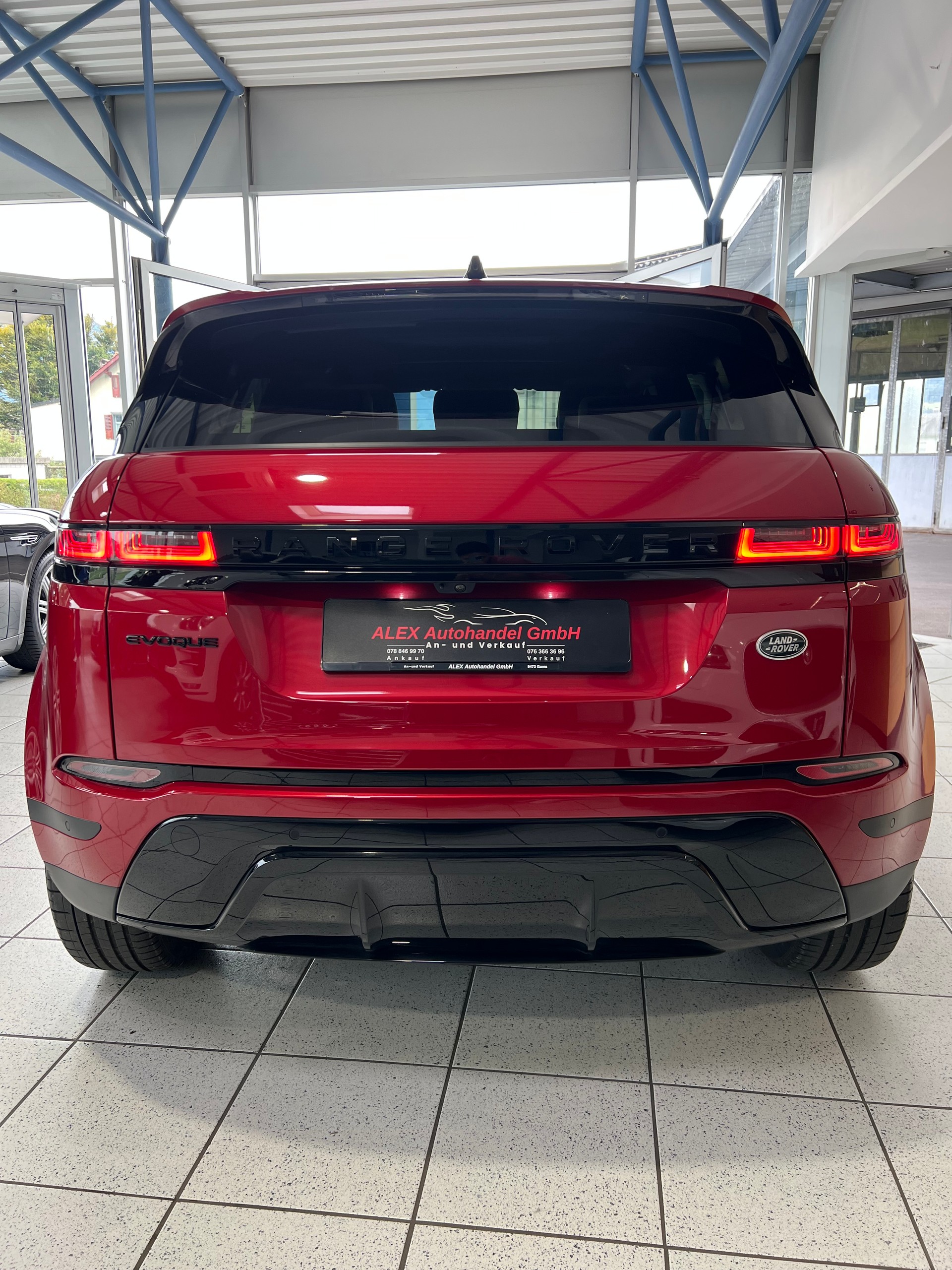 LAND ROVER Range Rover Evoque R-Dynamic P 200 S AT9 (CHF 337.85/Monat)-image-4
