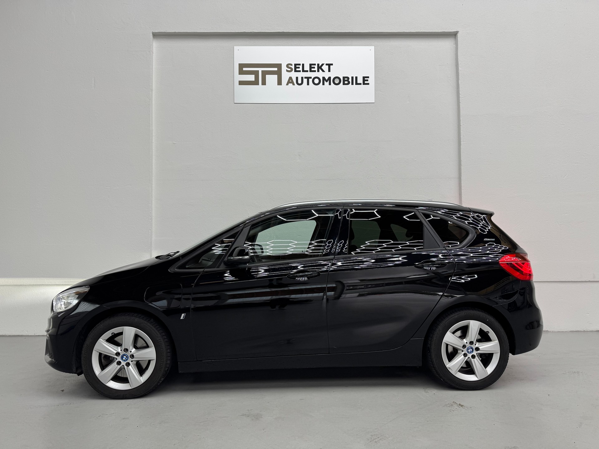 BMW 225xe iPerformance Active Tourer Steptronic-image-3
