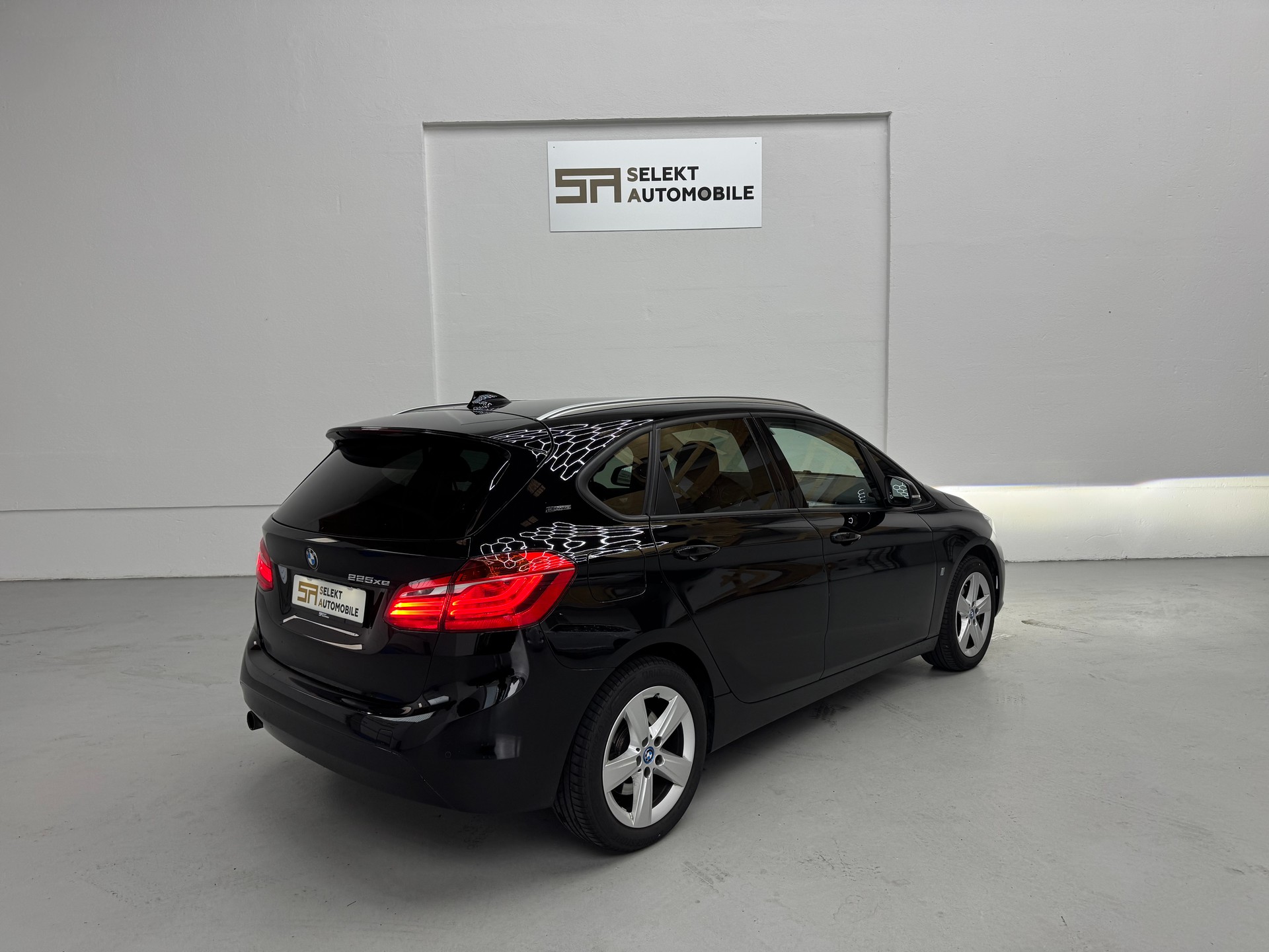 BMW 225xe iPerformance Active Tourer Steptronic-image-5