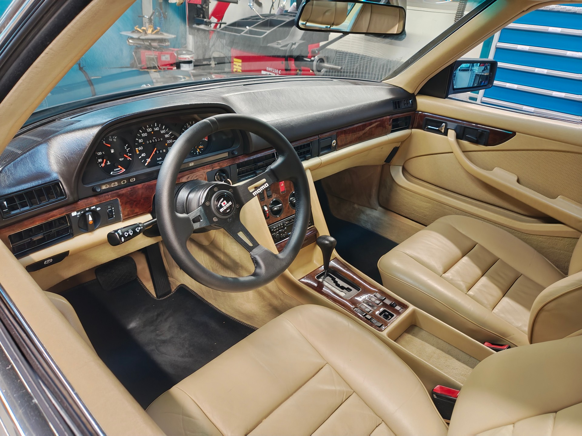 MERCEDES-BENZ 380 SEC Automatic-image-6