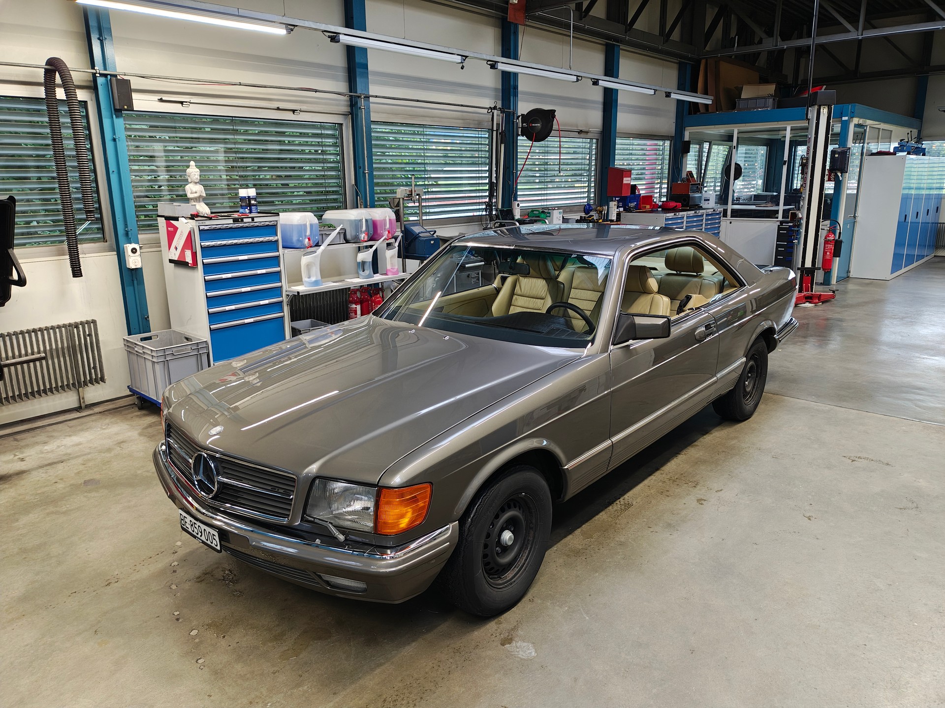 MERCEDES-BENZ 380 SEC Automatic-image-2