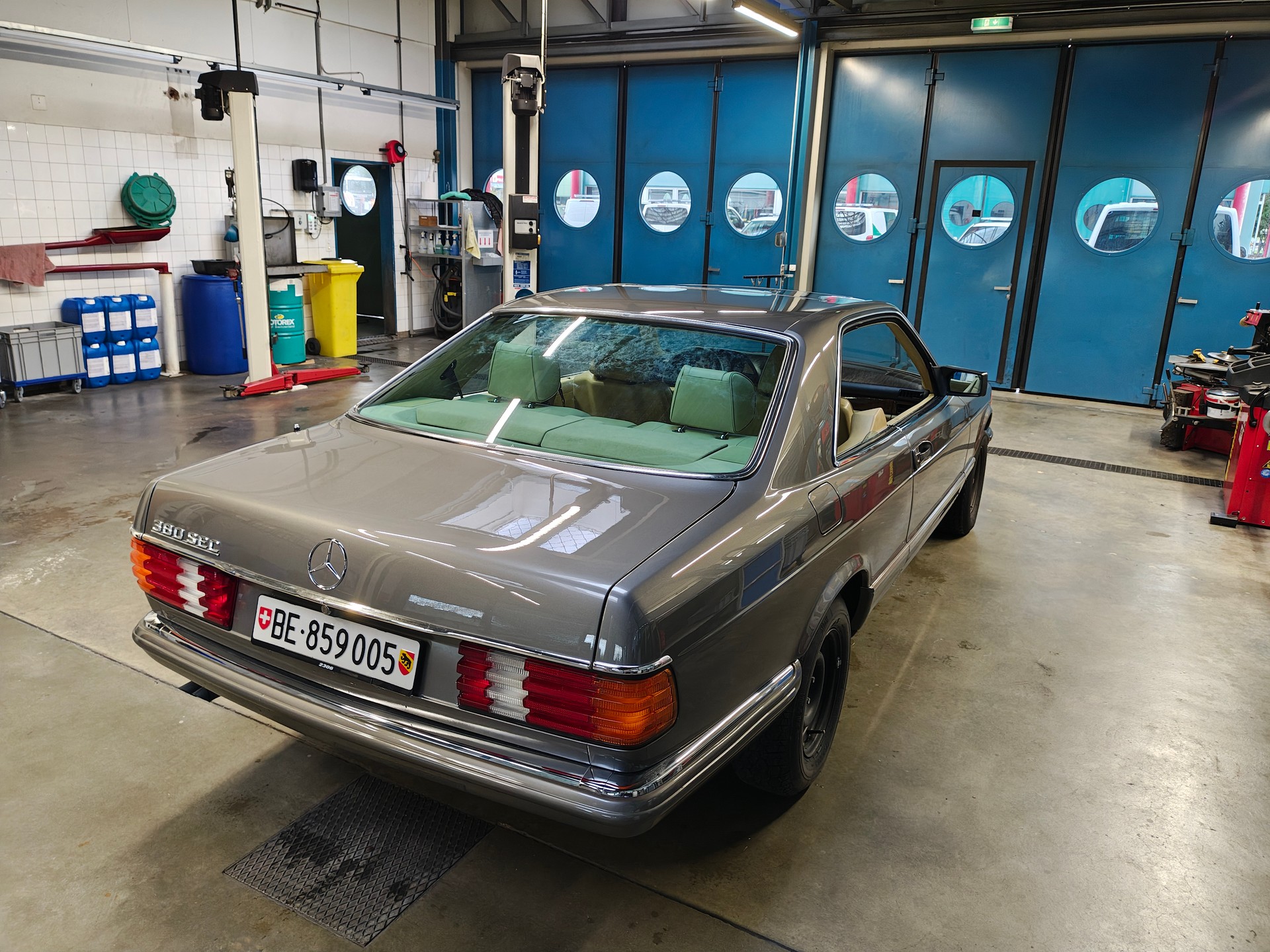 MERCEDES-BENZ 380 SEC Automatic-image-5