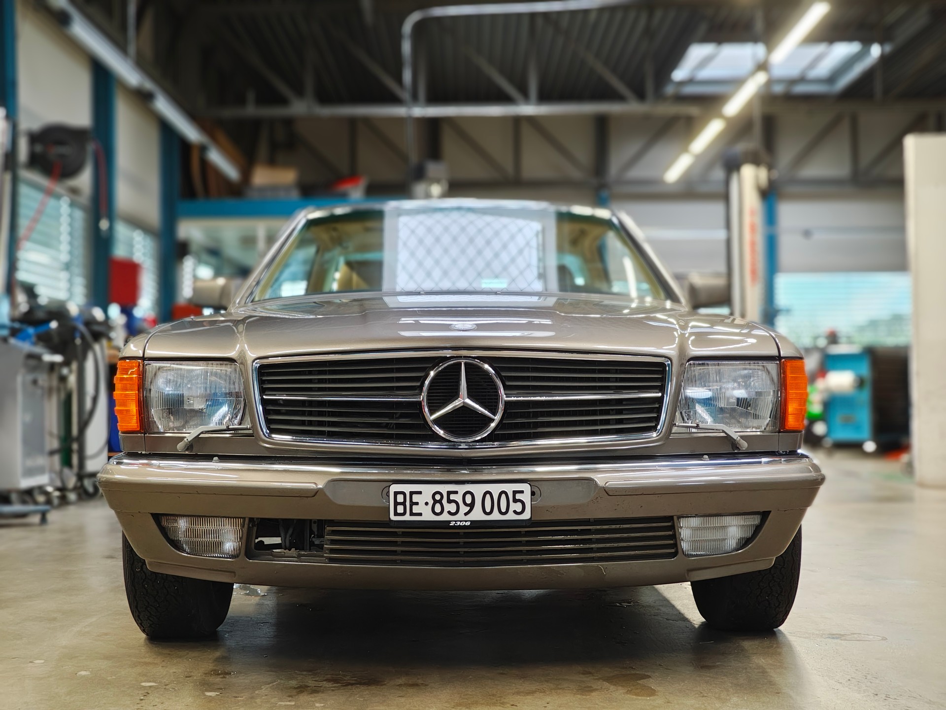 MERCEDES-BENZ 380 SEC Automatic-image-0