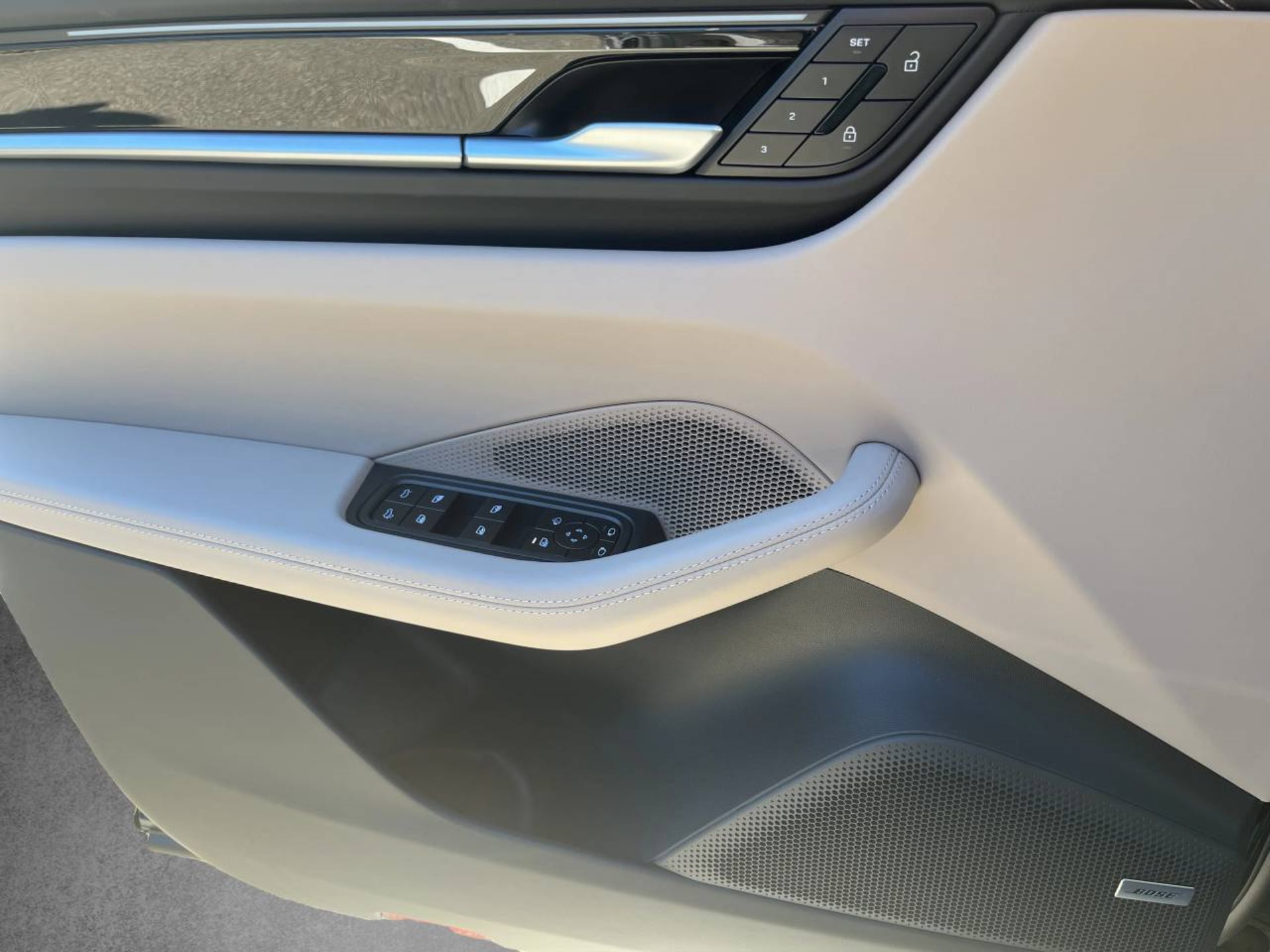 PORSCHE Macan 4S-image-19