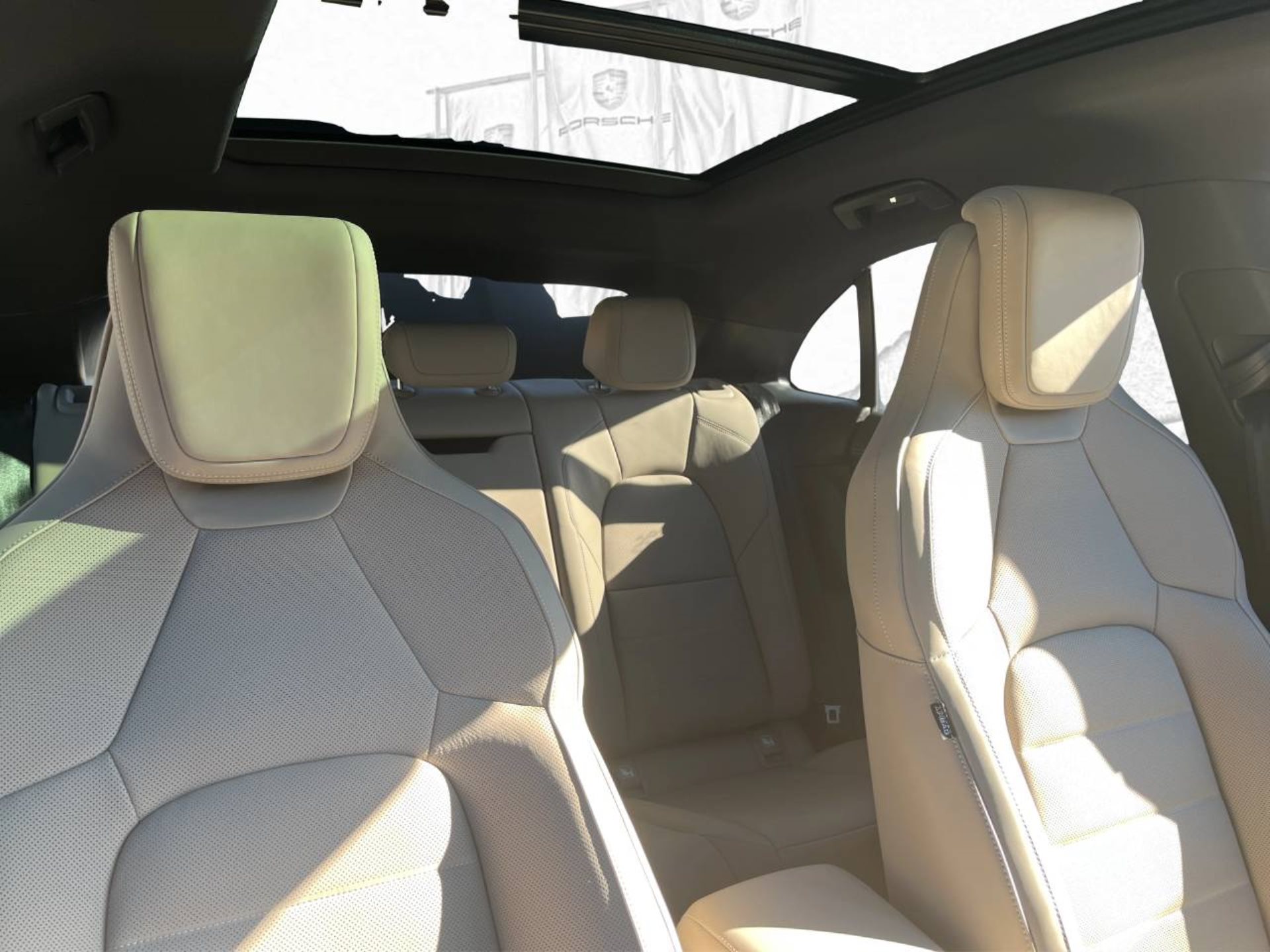PORSCHE Macan 4S-image-4