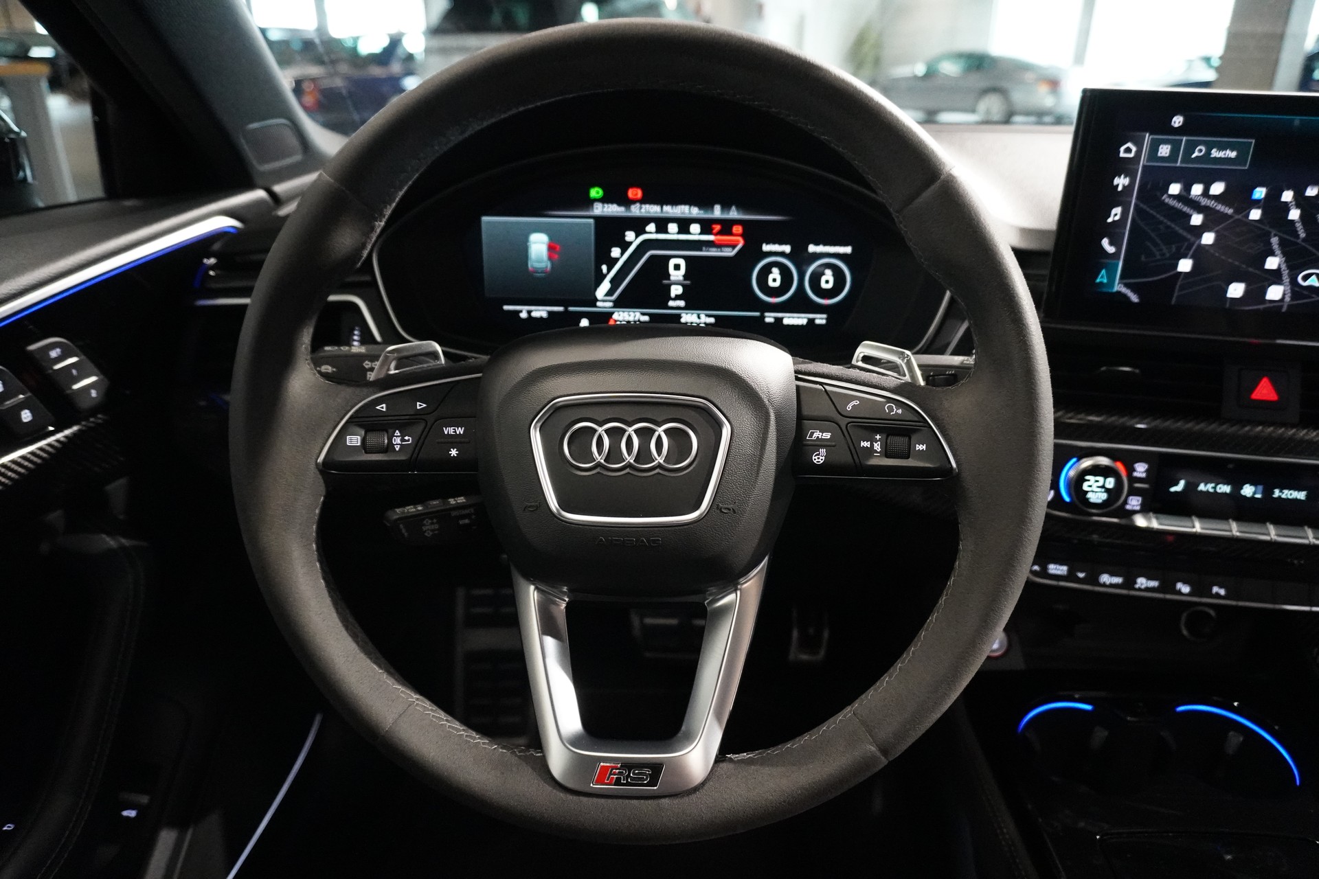 AUDI RS4 Avant quattro tiptronic-image-19