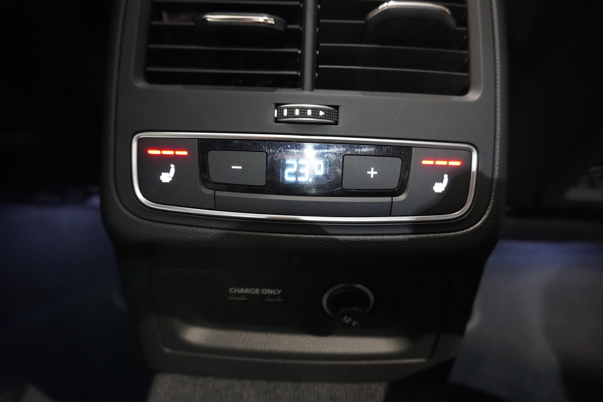 AUDI RS4 Avant quattro tiptronic-image-14